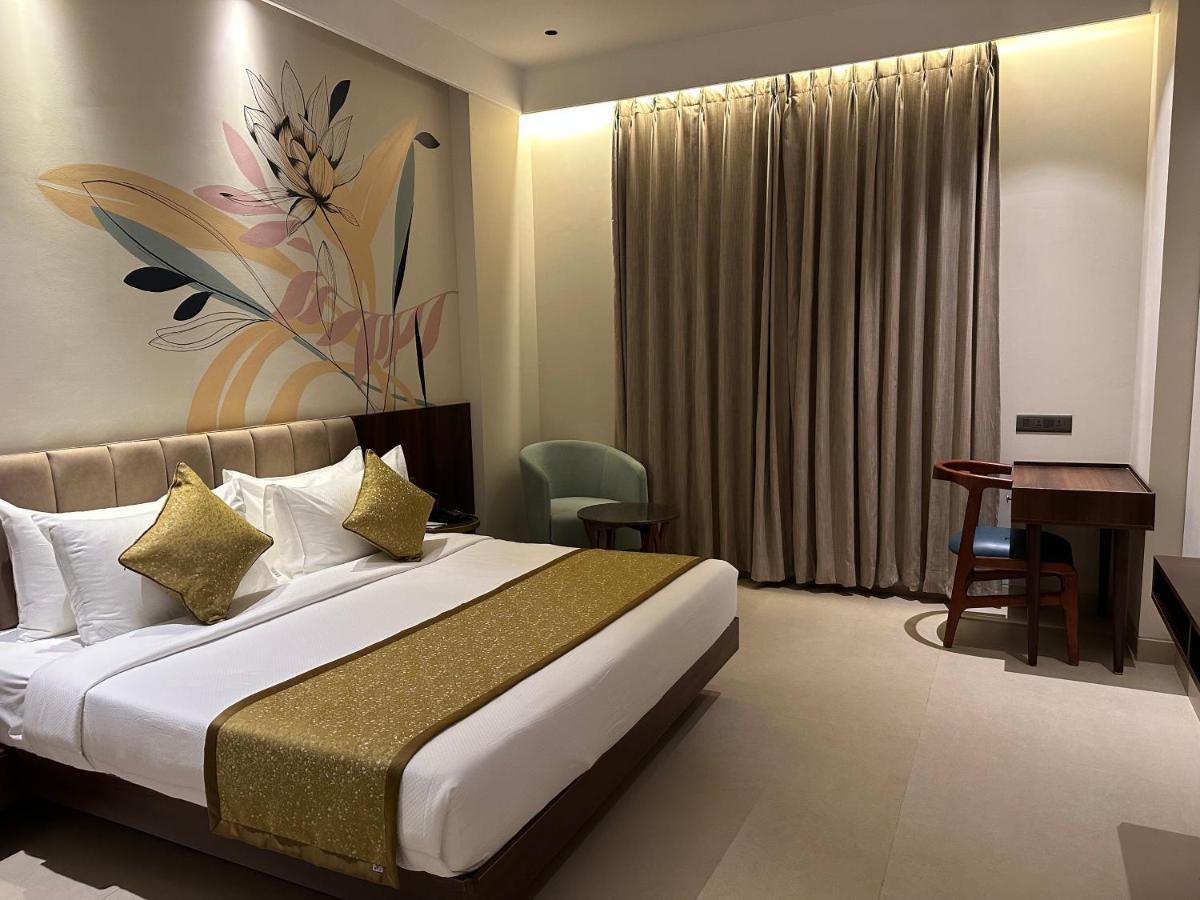 Double or Twin Room with City View