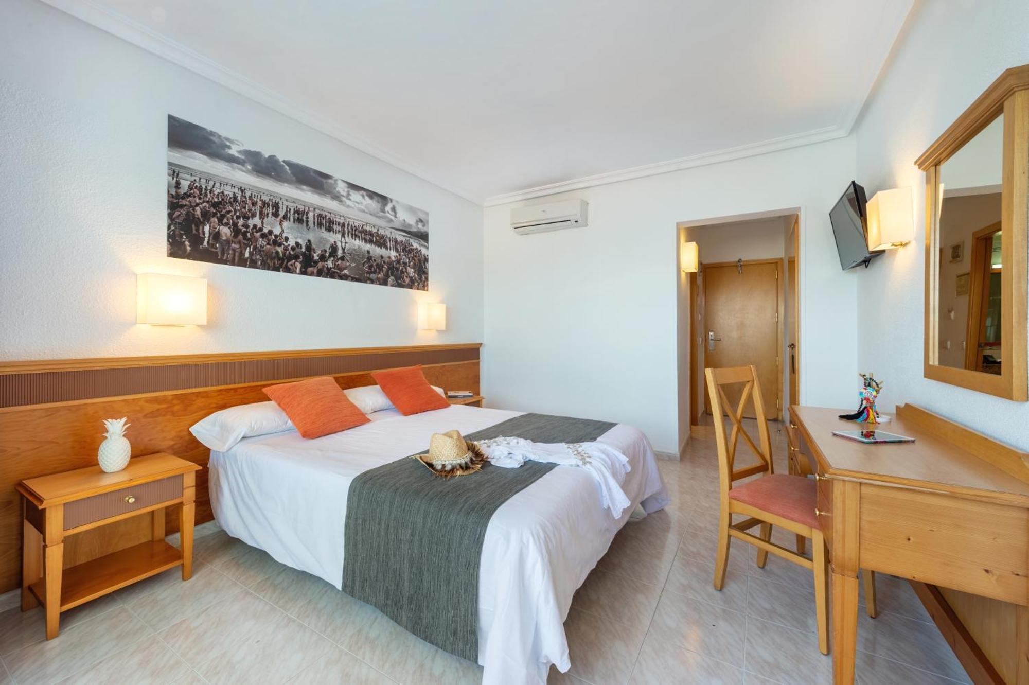 Double Room,1306947772:JPEG