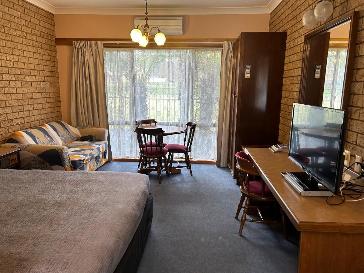 Standard Queen Room