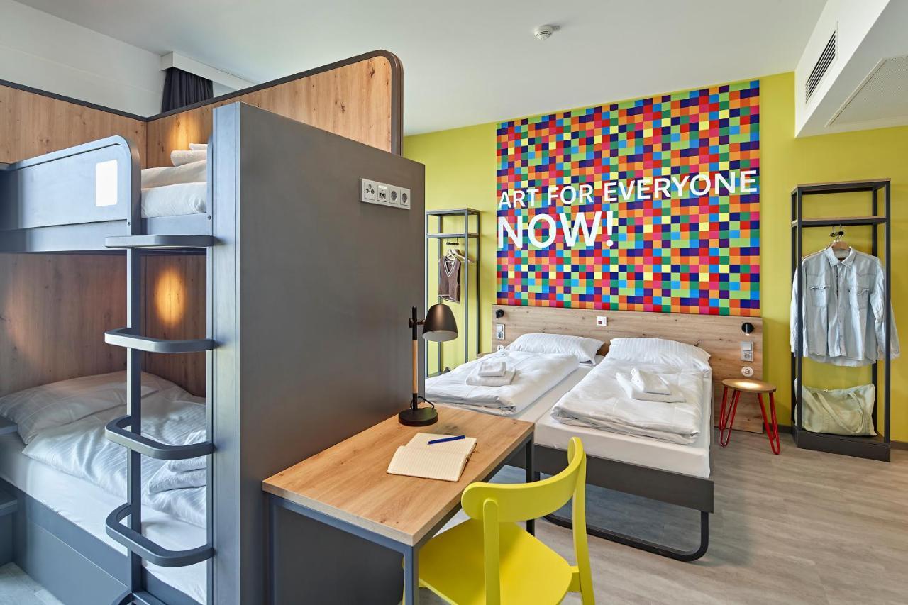 Bed in een Gemengde Slaapzaal met 6 Bedden