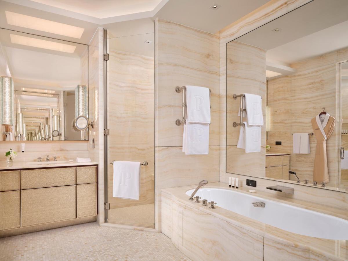 Deluxe Room King