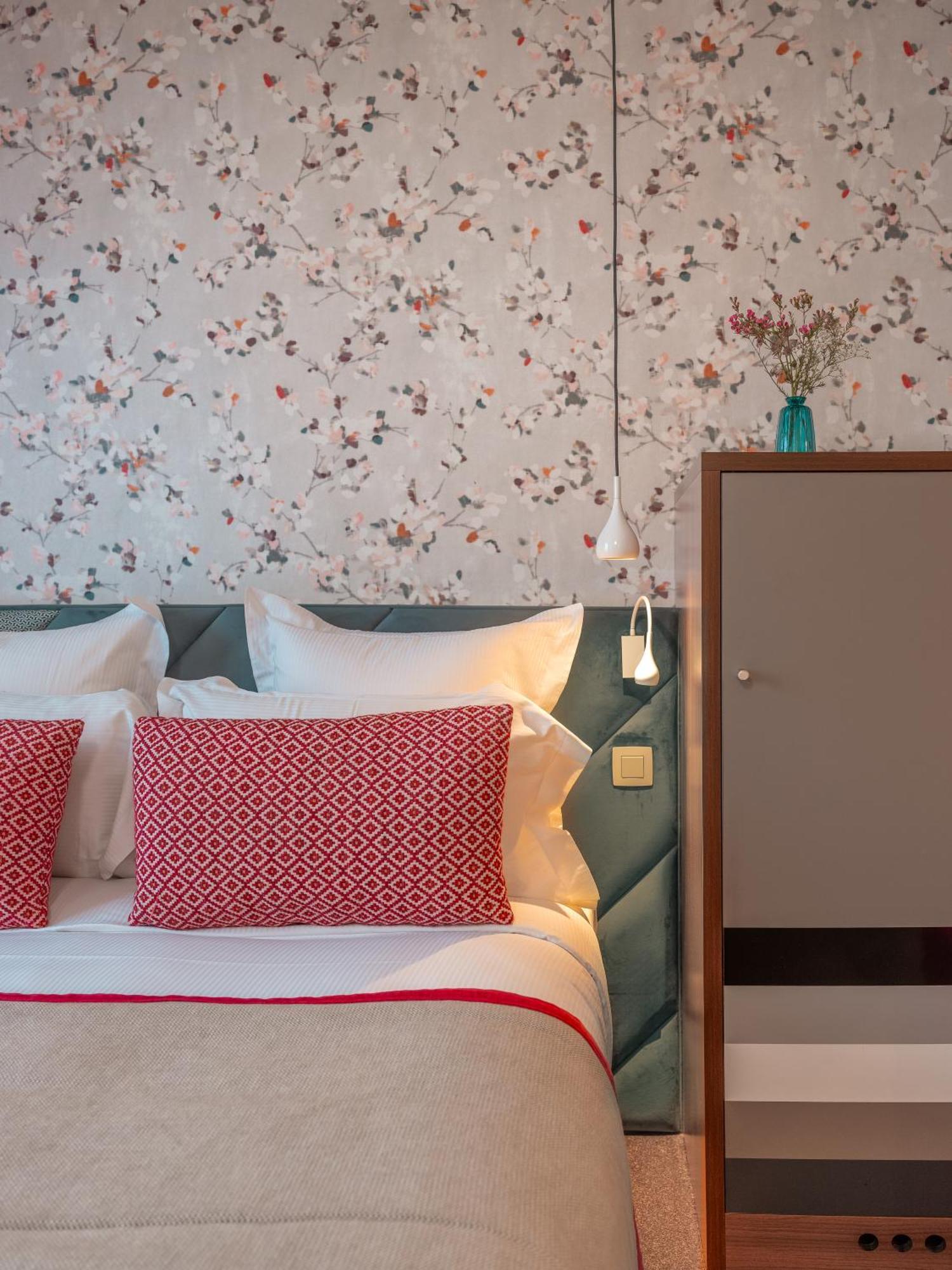 Two Connecting Double Rooms,1498832143:JPEG