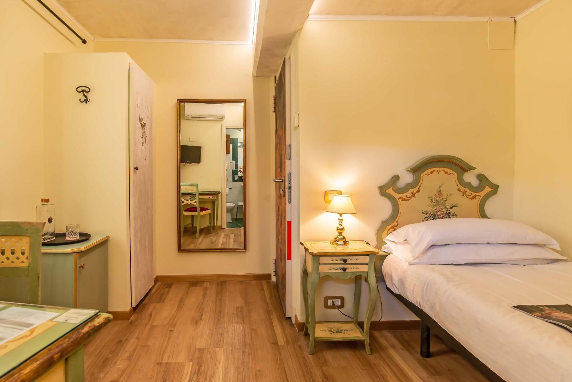Single Room,1545745543:JPEG