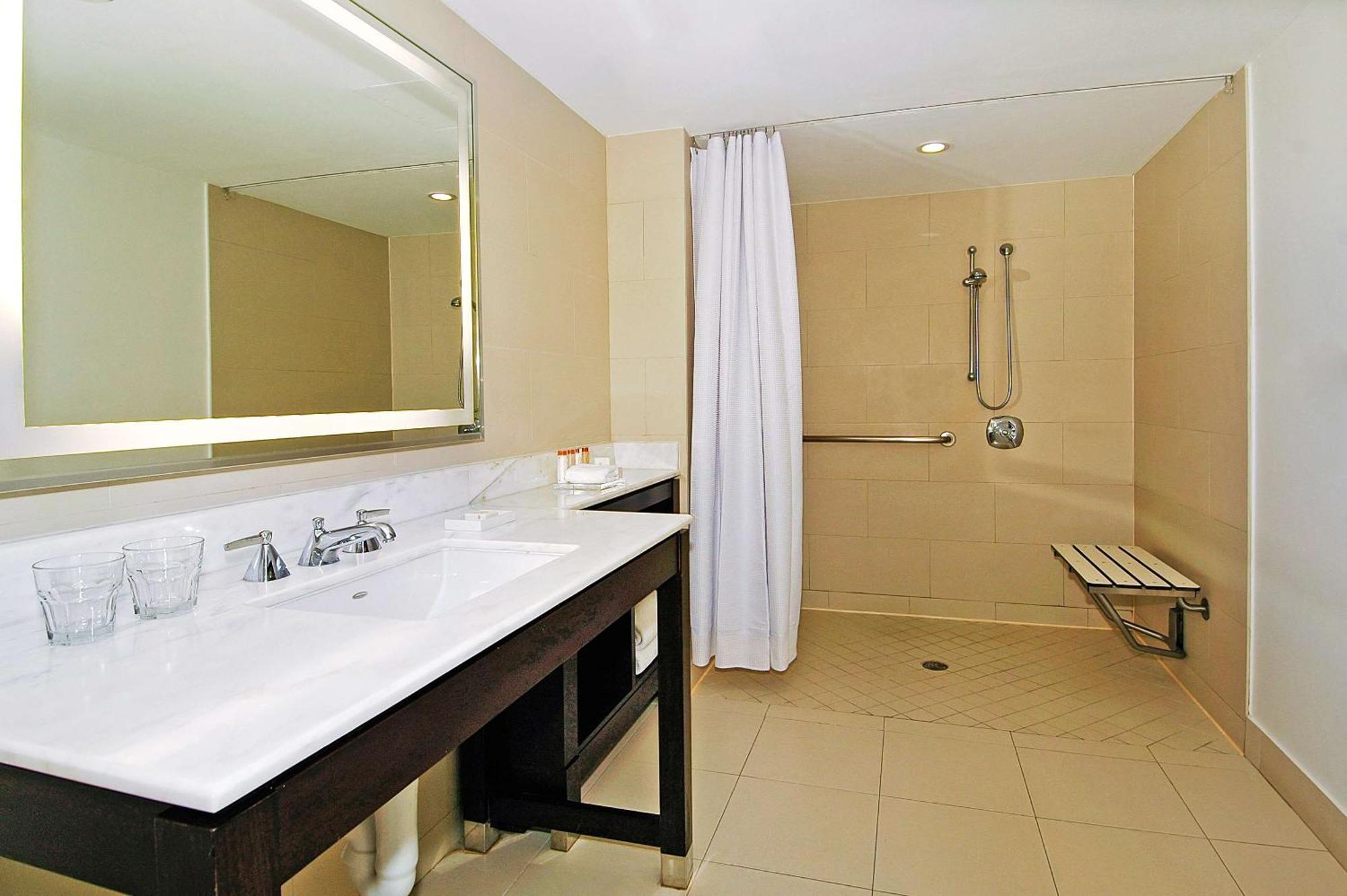 King Room - Mobility/Hearing Accessible with Roll In Shower,1277805487:JPEG