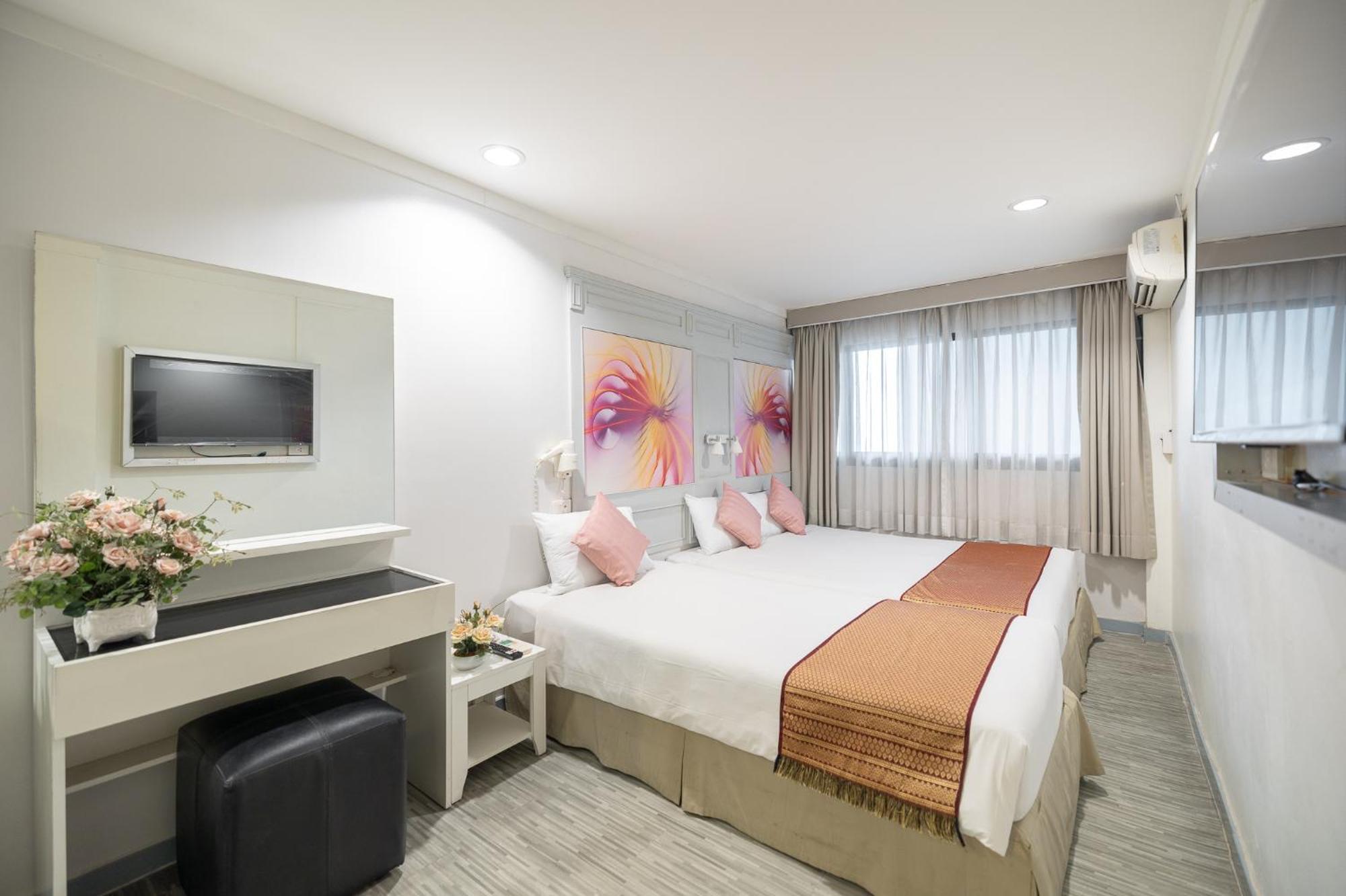 Triple Room,1549440175:JPEG