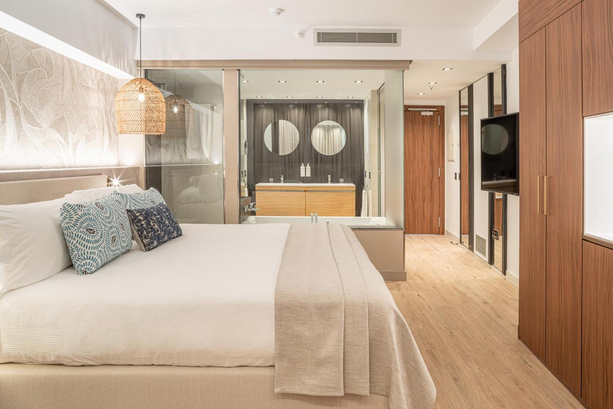 Habitación Doble Superior con vistas al mar (2 adultos)