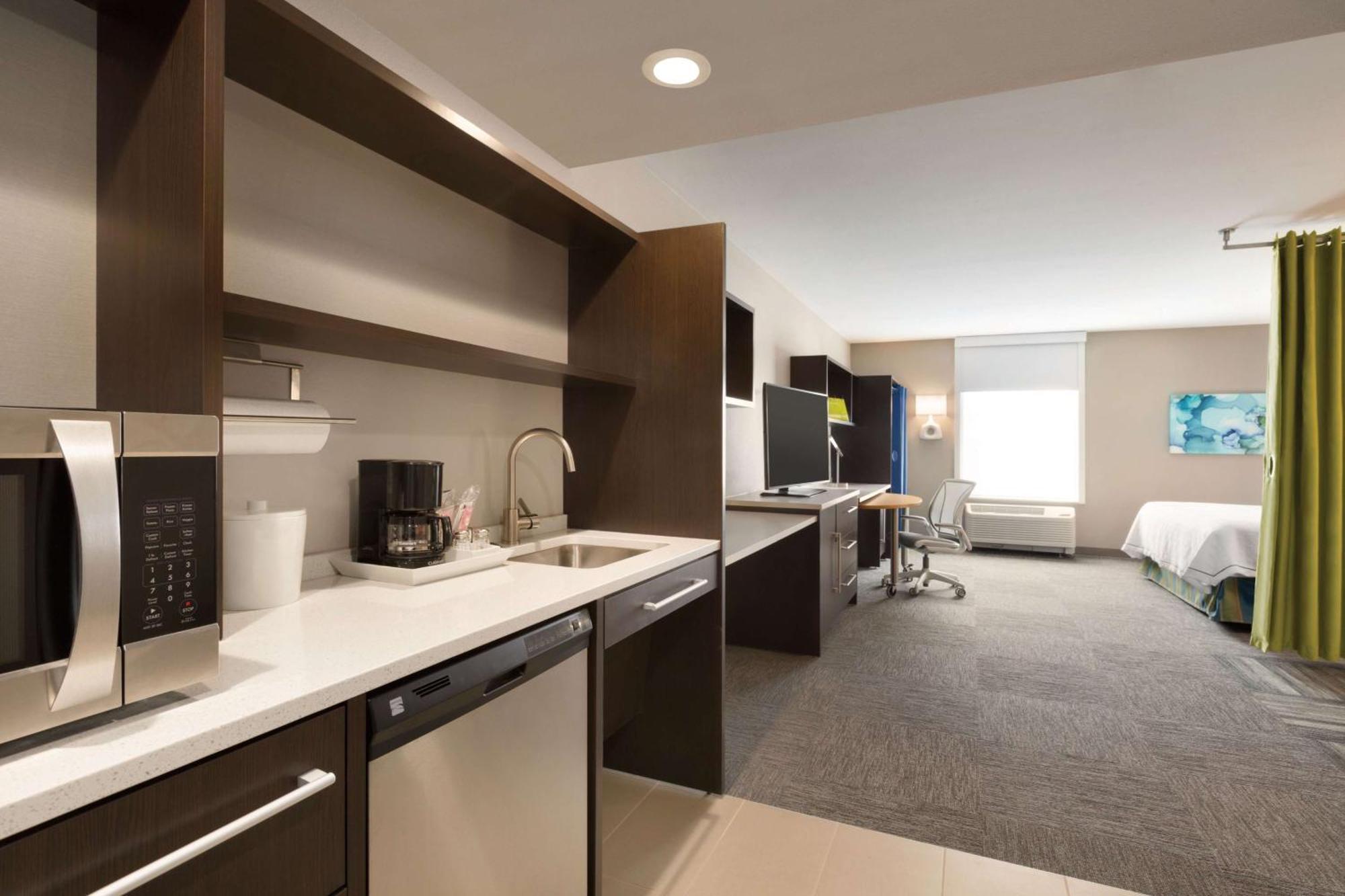 King Studio Suite - Mobility Access/Non-Smoking