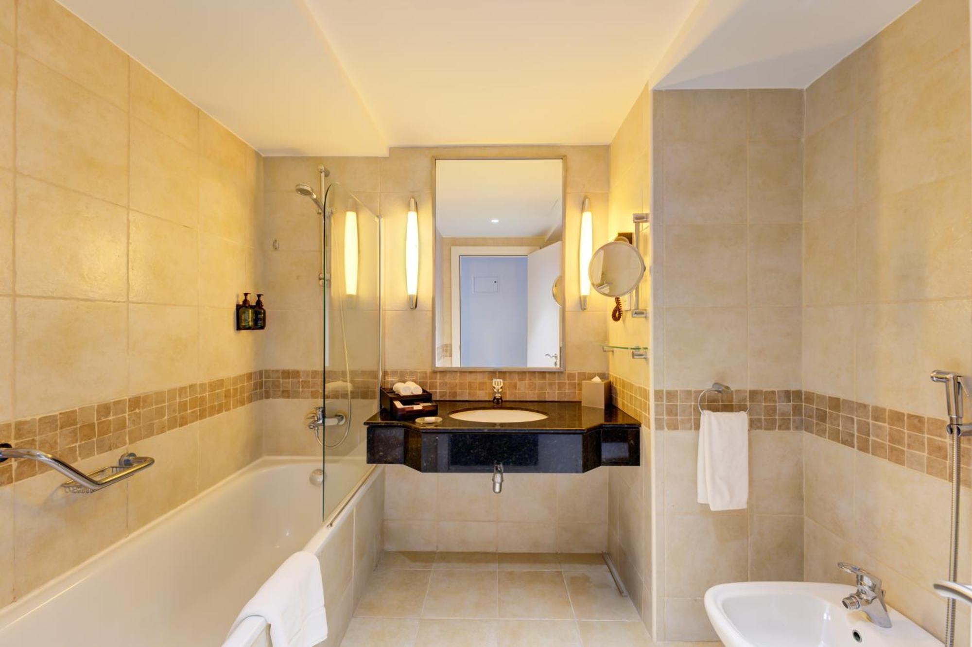 Superior-Zimmer mit Kingsize-Bett – Shuttleservice zum JBR Beach und Zugang zur Market Mall