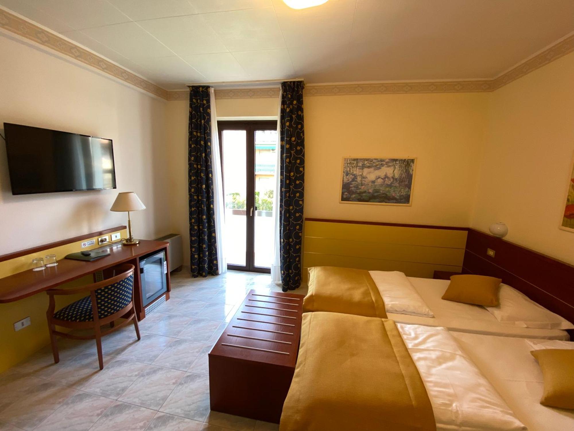 Double or Twin Room Balcony Partial Lake View Annex