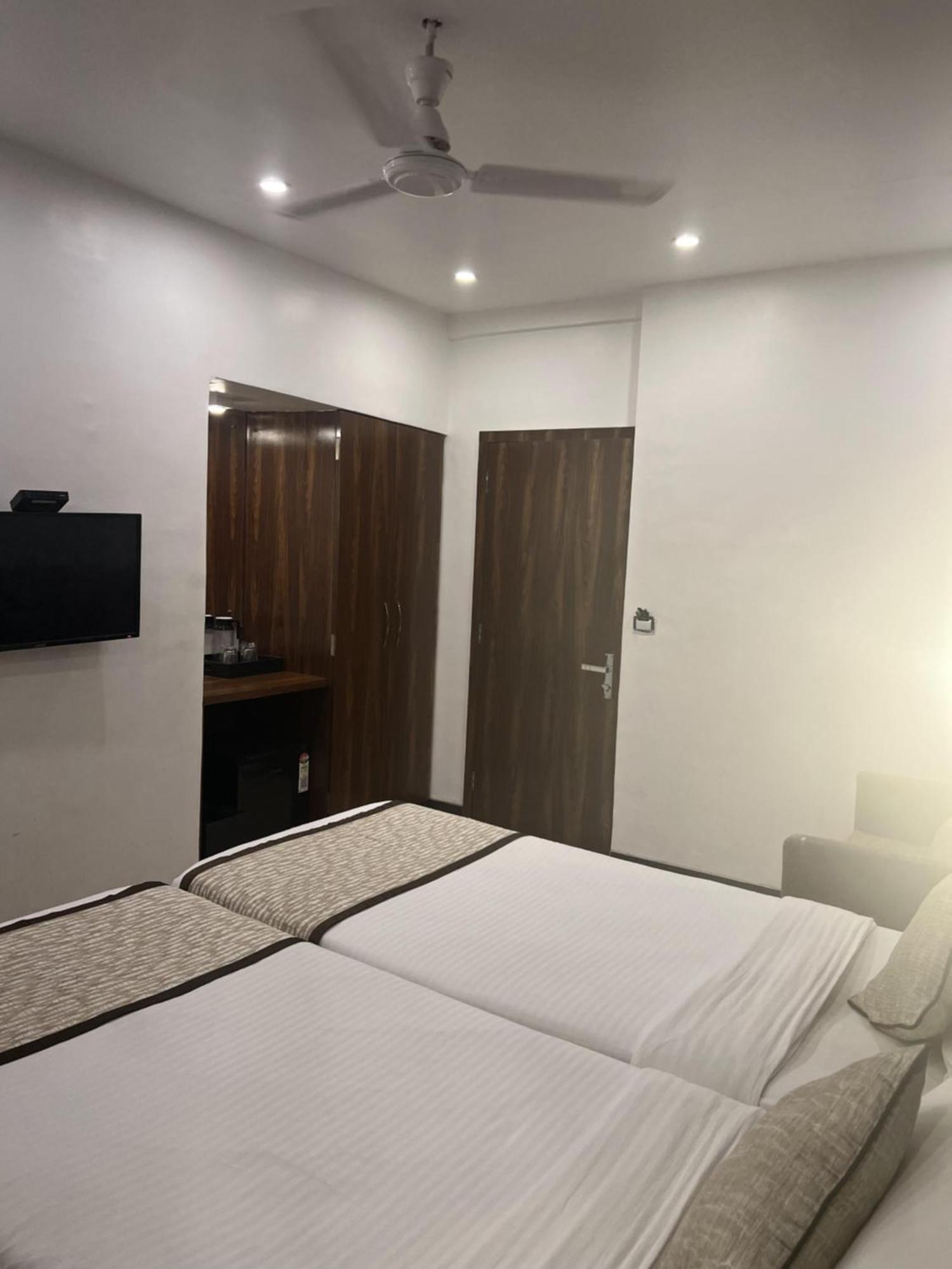 Superior Double Room,1580177154:JPEG