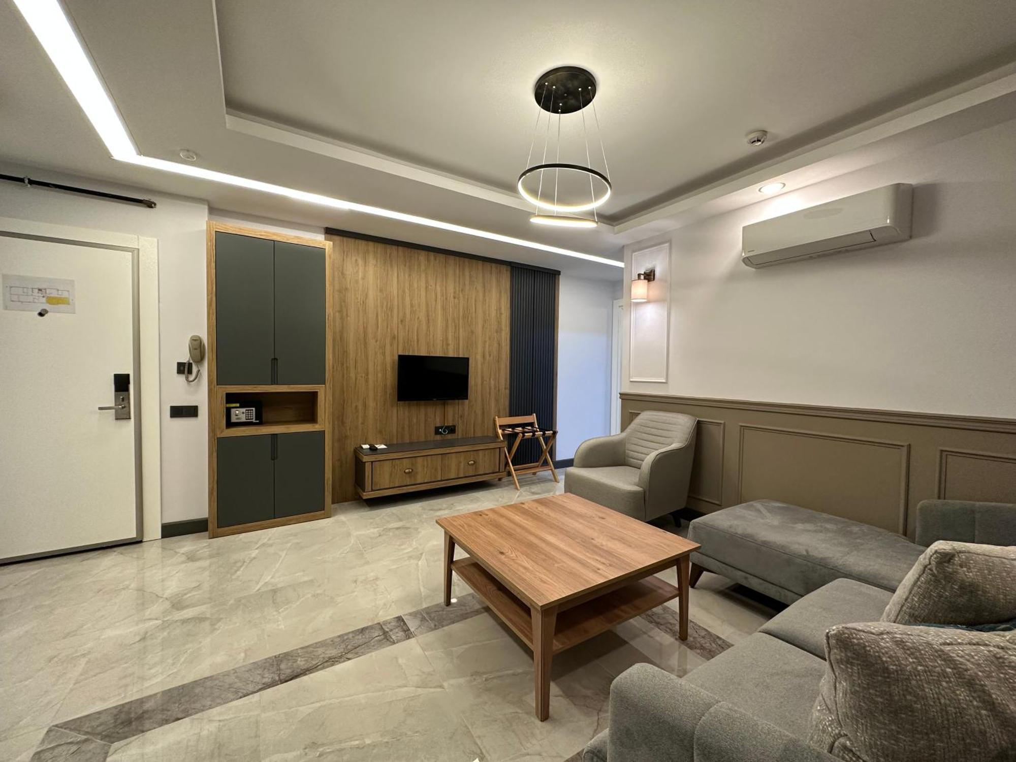 Suite with Garden View