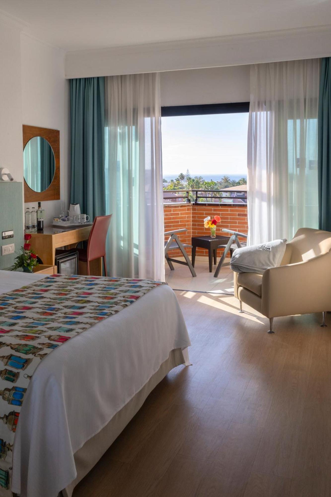 Superior Double Room Single Use with Pool View,1590337189:JPEG