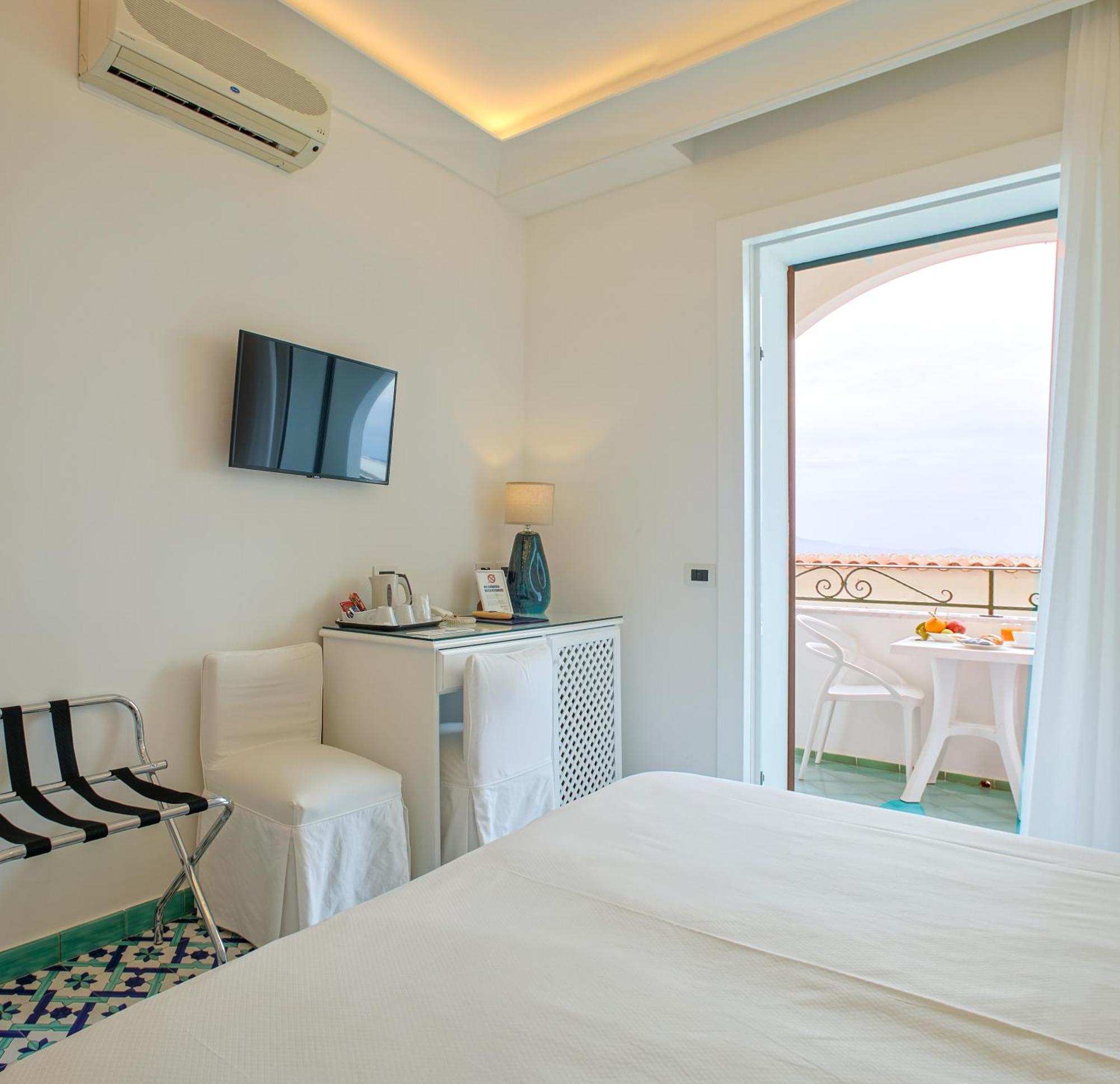 Double or Twin Room Partial Sea View