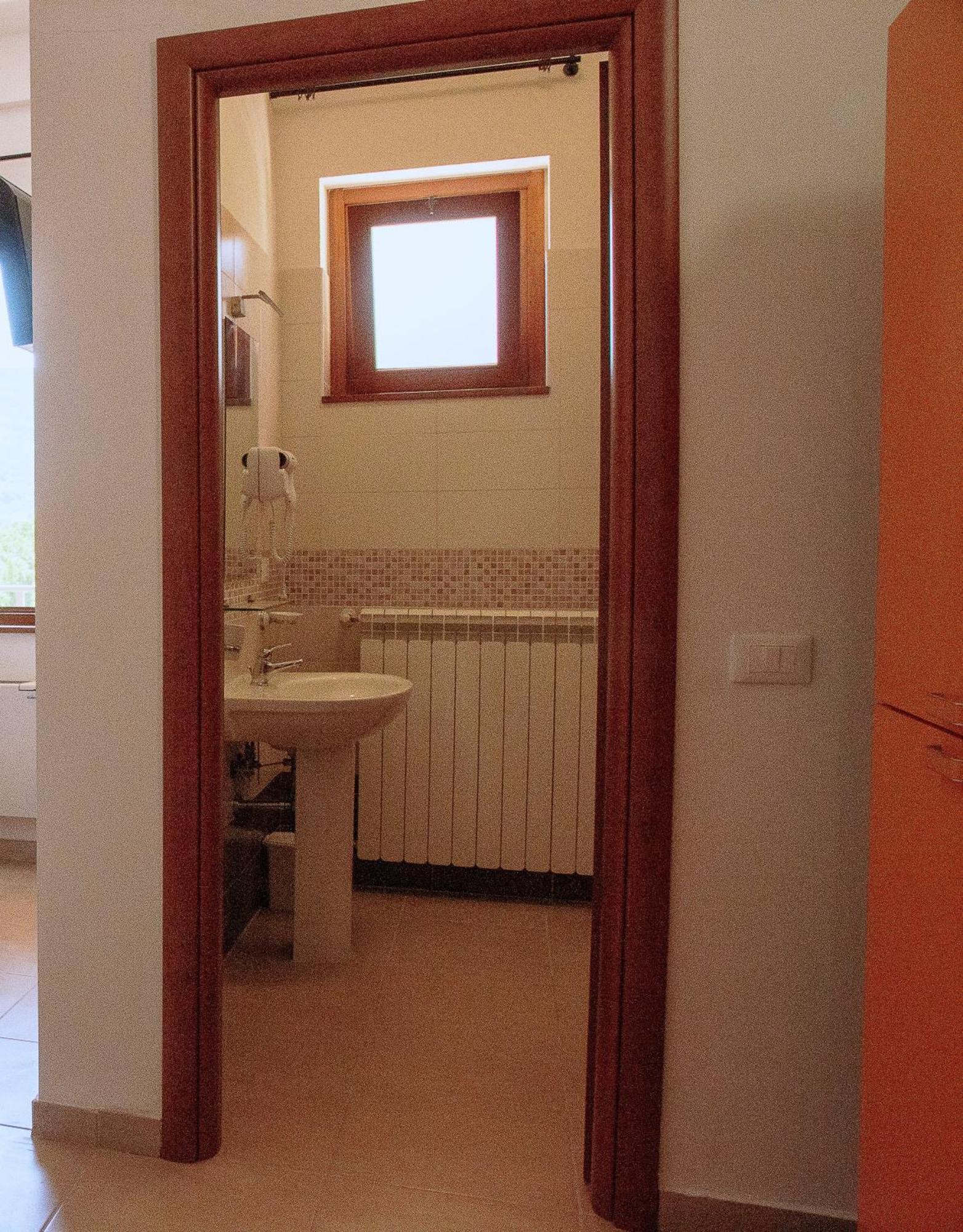 Single Room Private Bathroom
