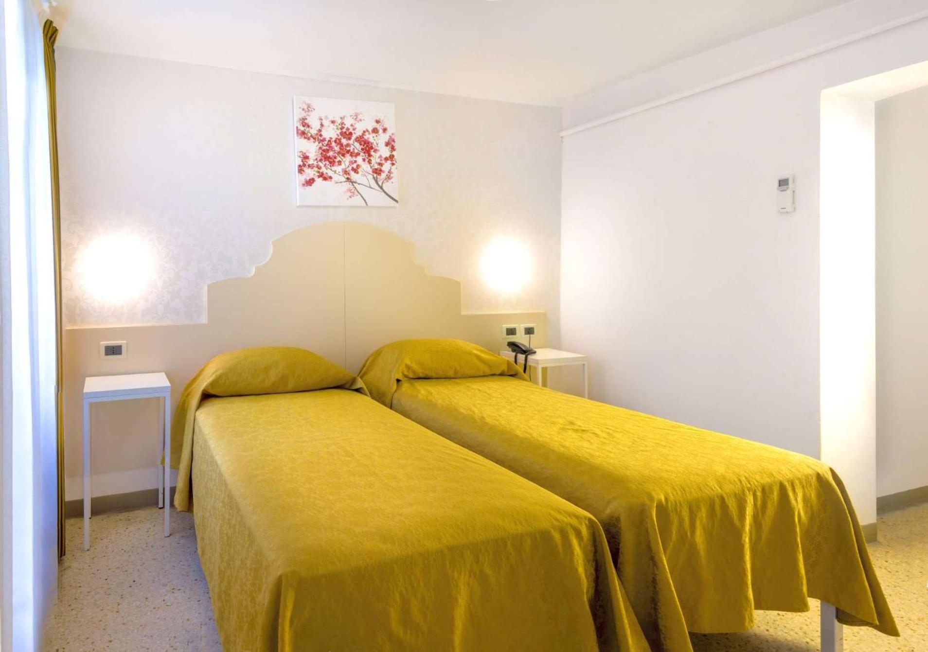 Double or Twin Room,1215944146:JPEG