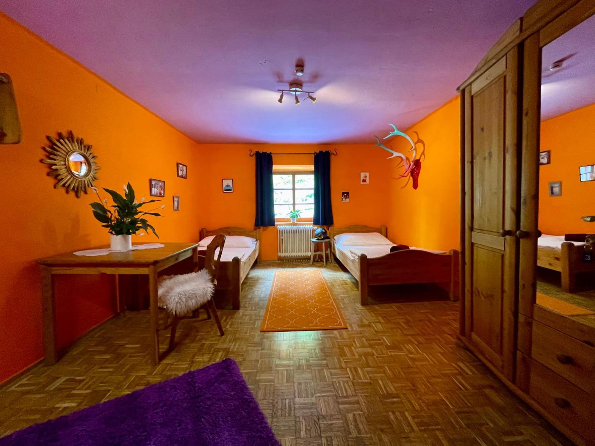 Tweepersoonskamer met Gedeelde Badkamer
