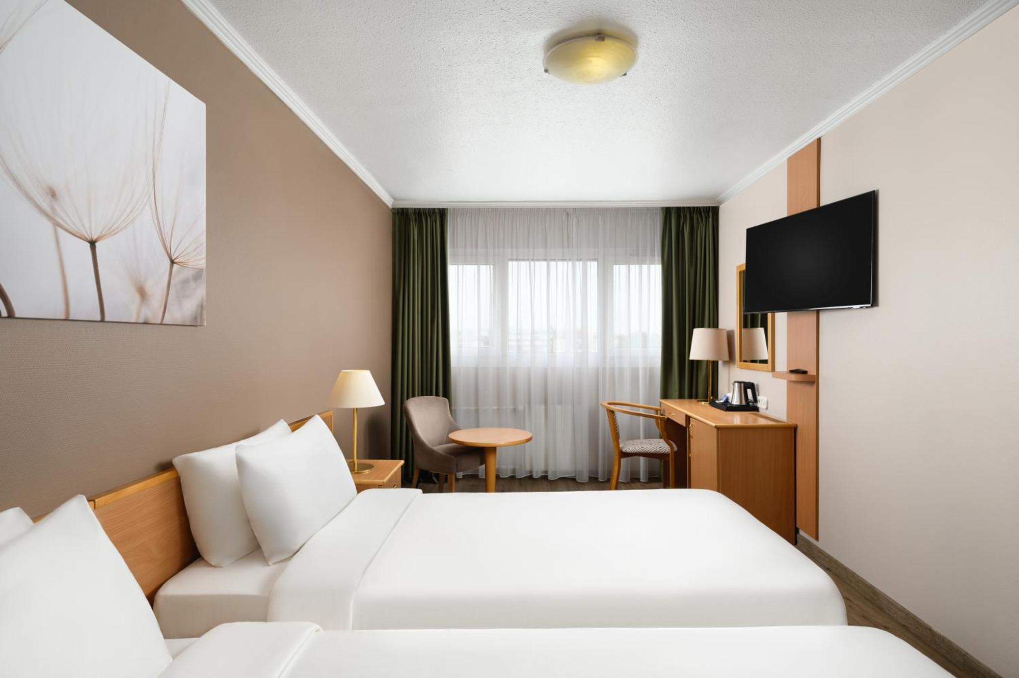Twin Room,1602323873:JPEG