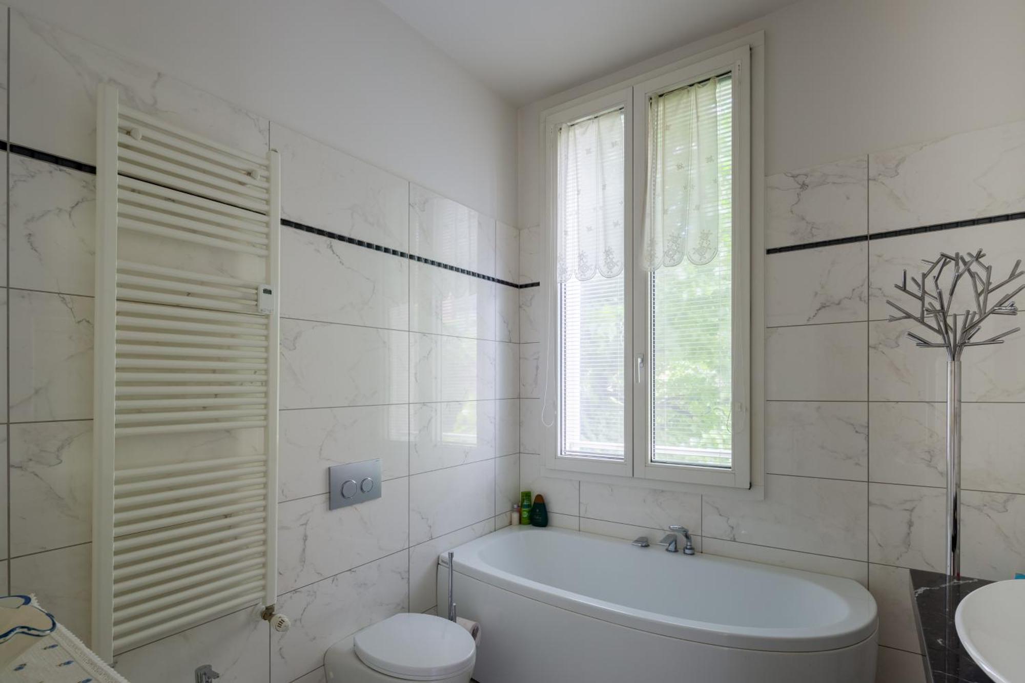 Double Room Private Bathroom