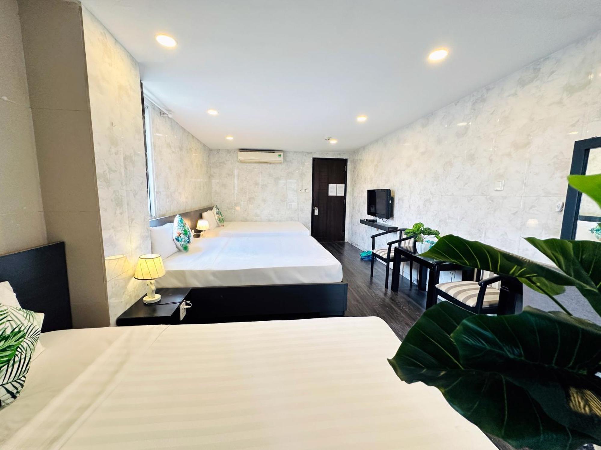 Family Room,1610225574:JPEG