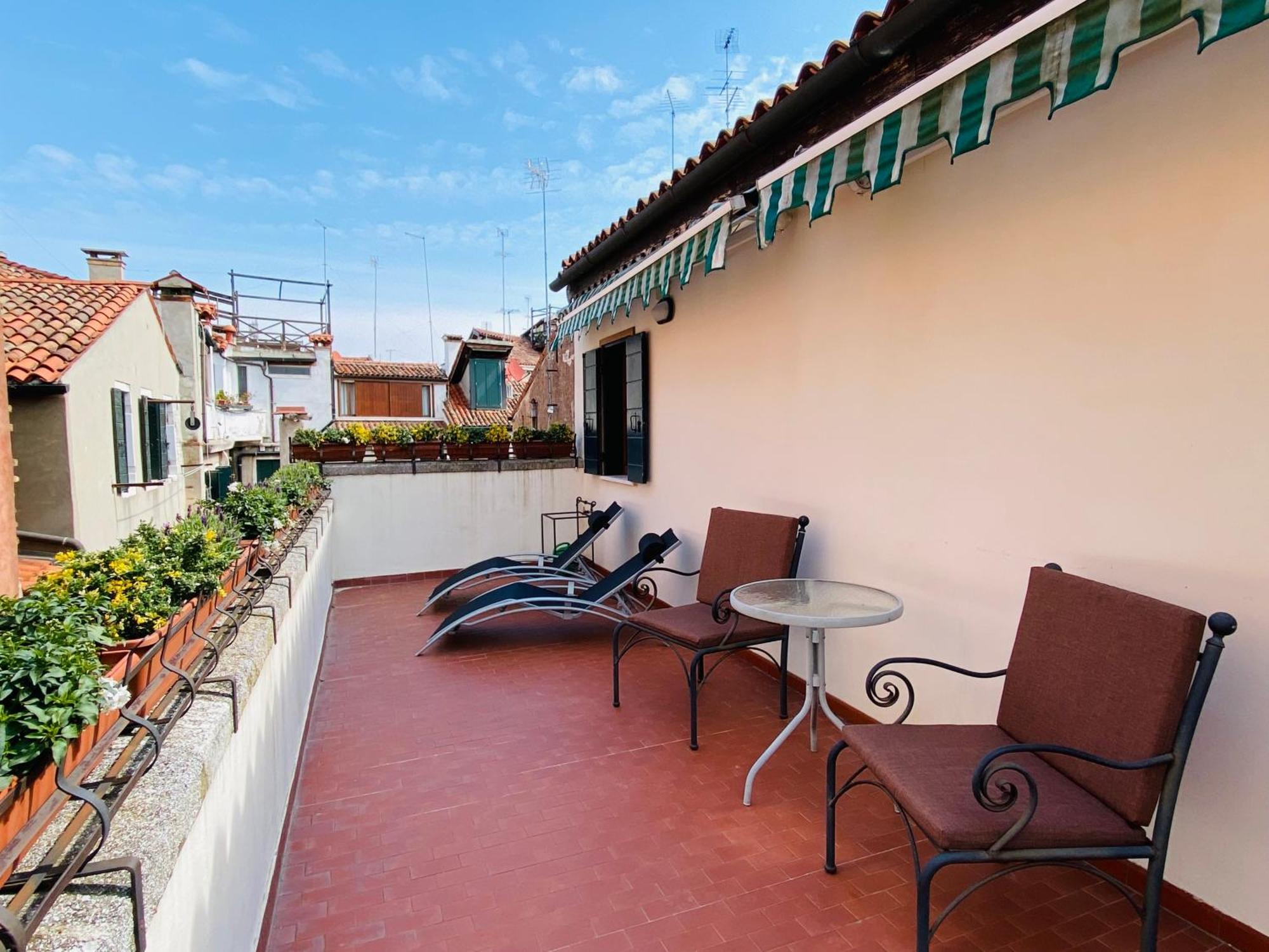 Deluxe Double Room Private Terrace