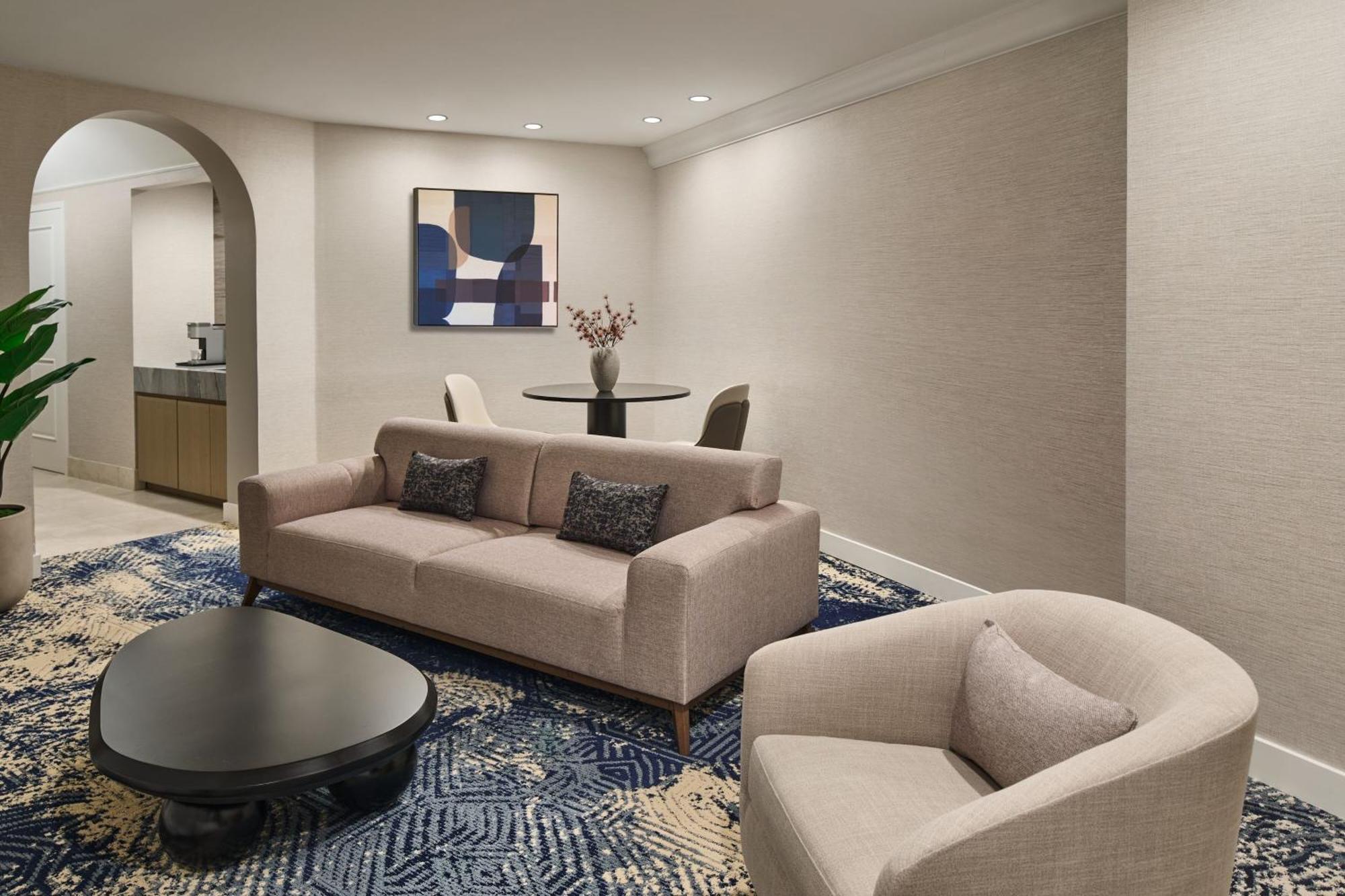 Junior Suite,1624318100:JPEG