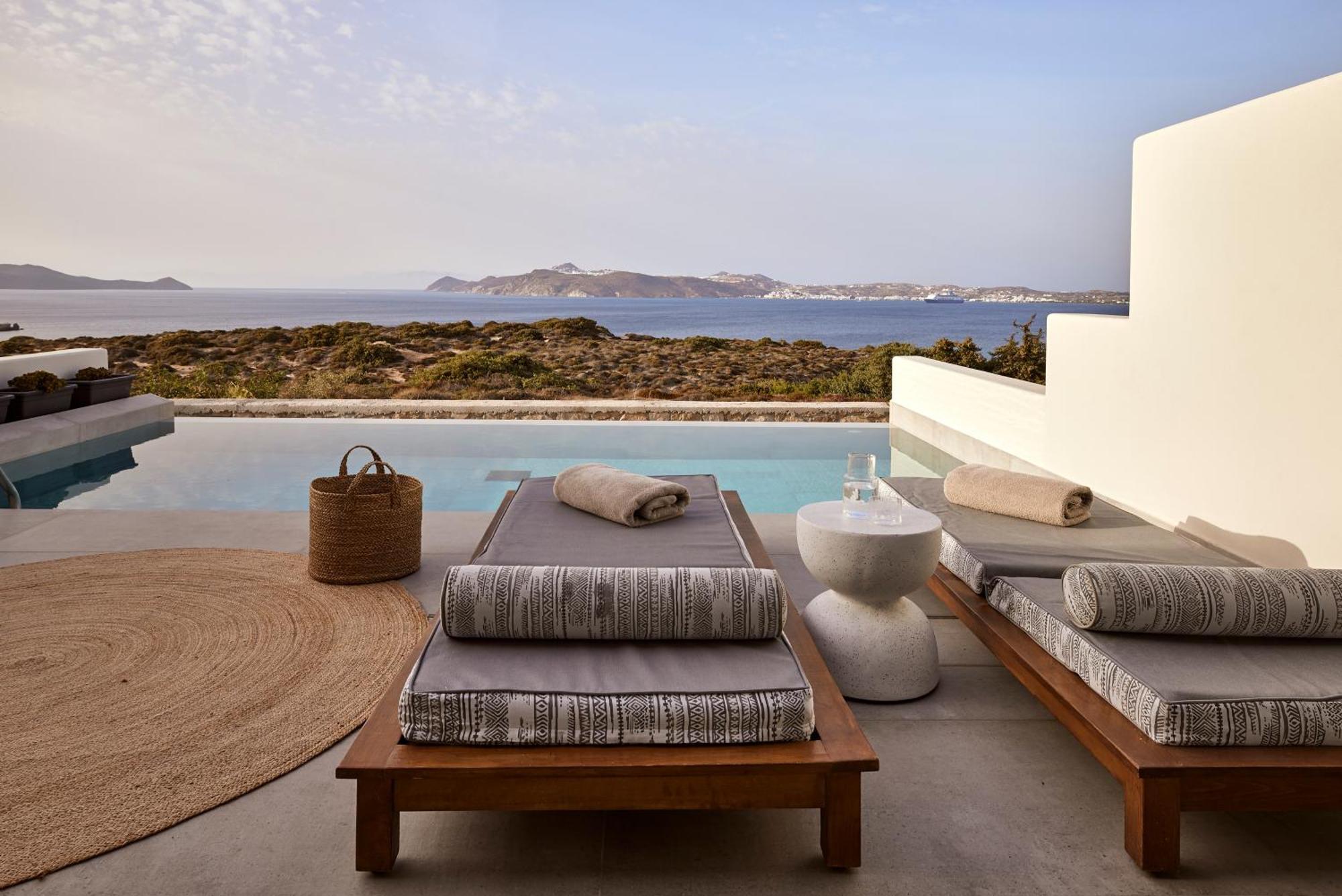 Family Suite with Private Pool & Sea View