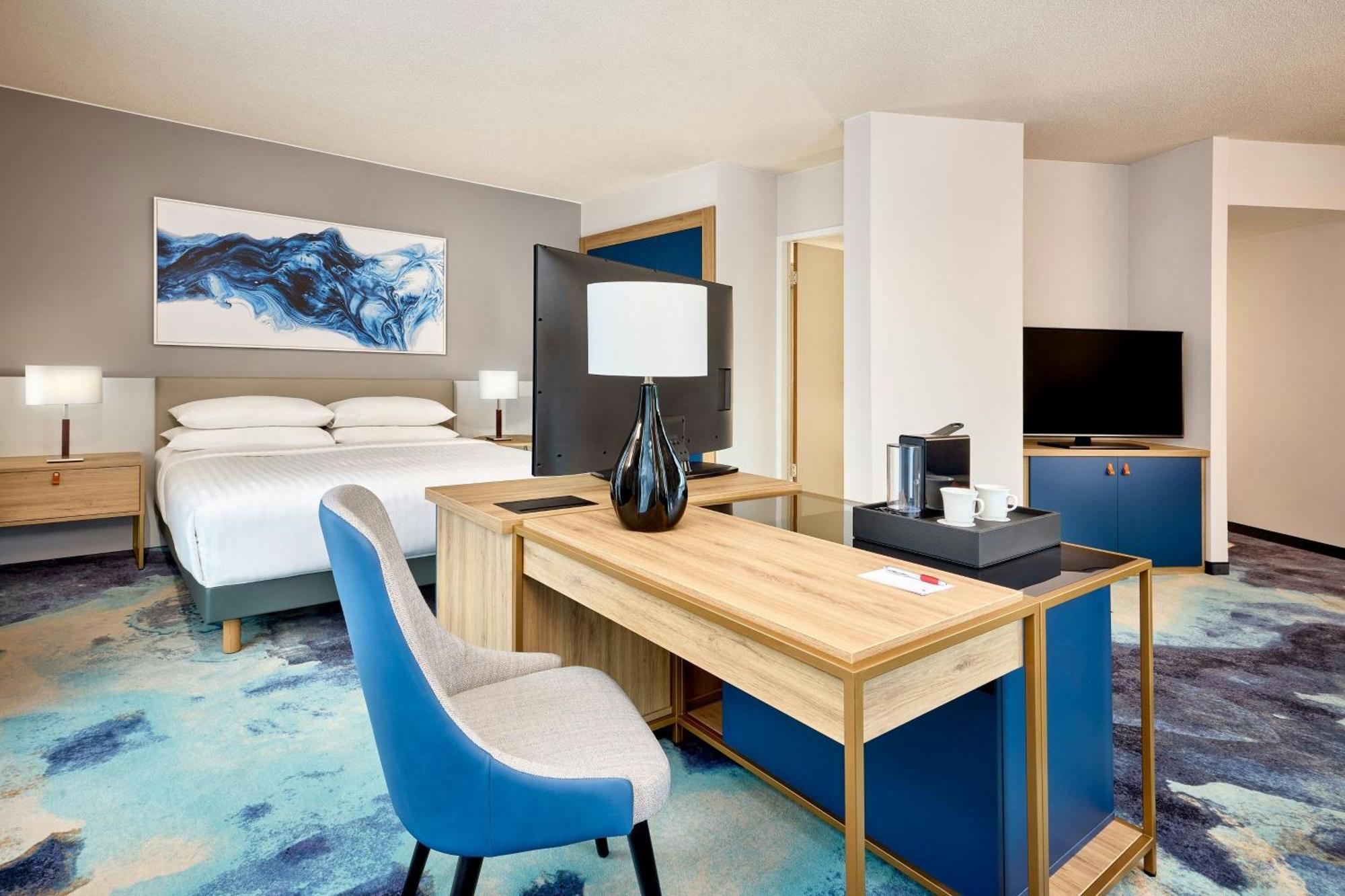 Studio Suite Executive lounge access Larger Studio Sofa bed