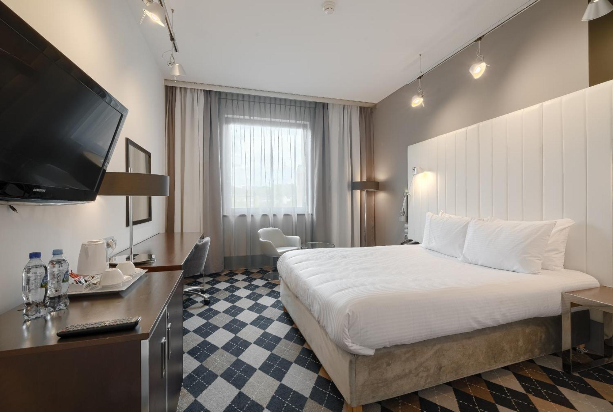 Standard Zimmer mit Kingsize-Bett