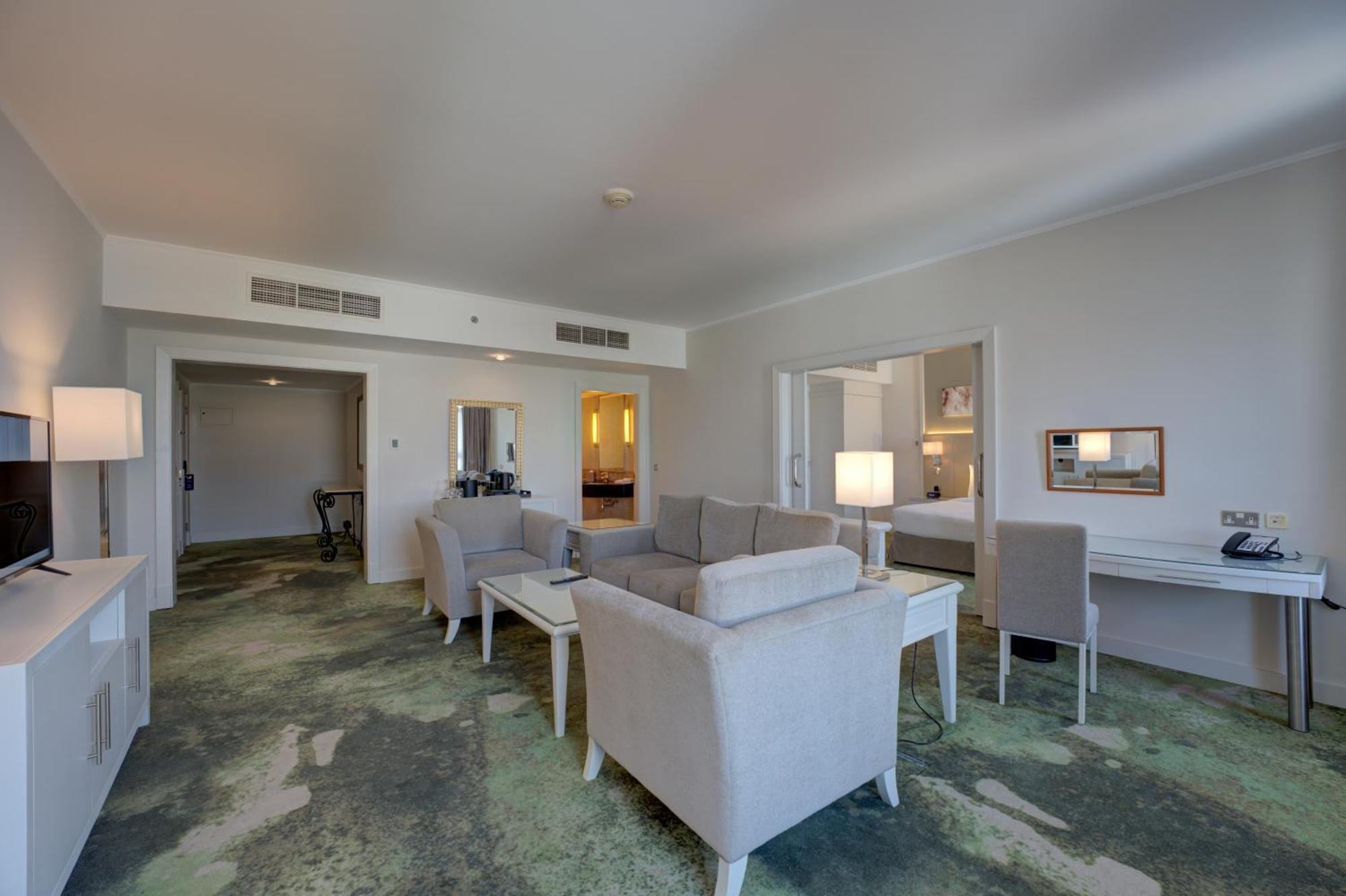 Executive Suite – Shuttleservice zum JBR Beach und Zugang zur Market Mall