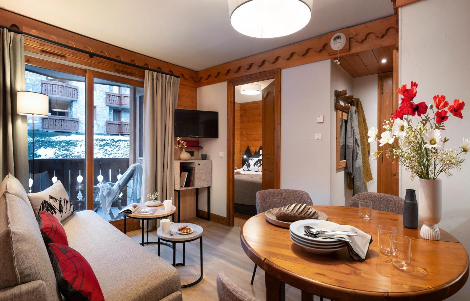 Superior One-Bedroom Apartment (4 People)