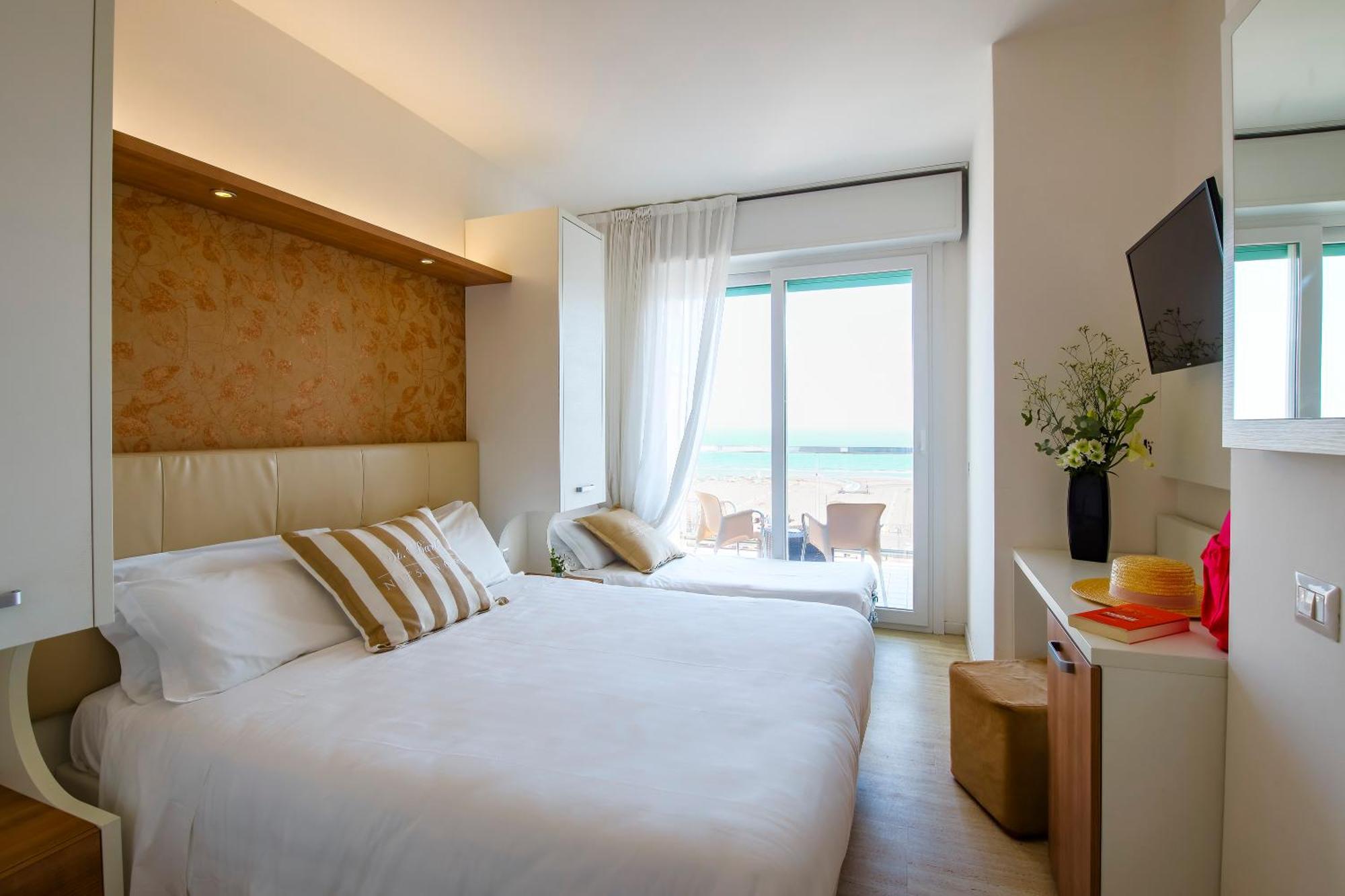 Standard Triple Room Sea View