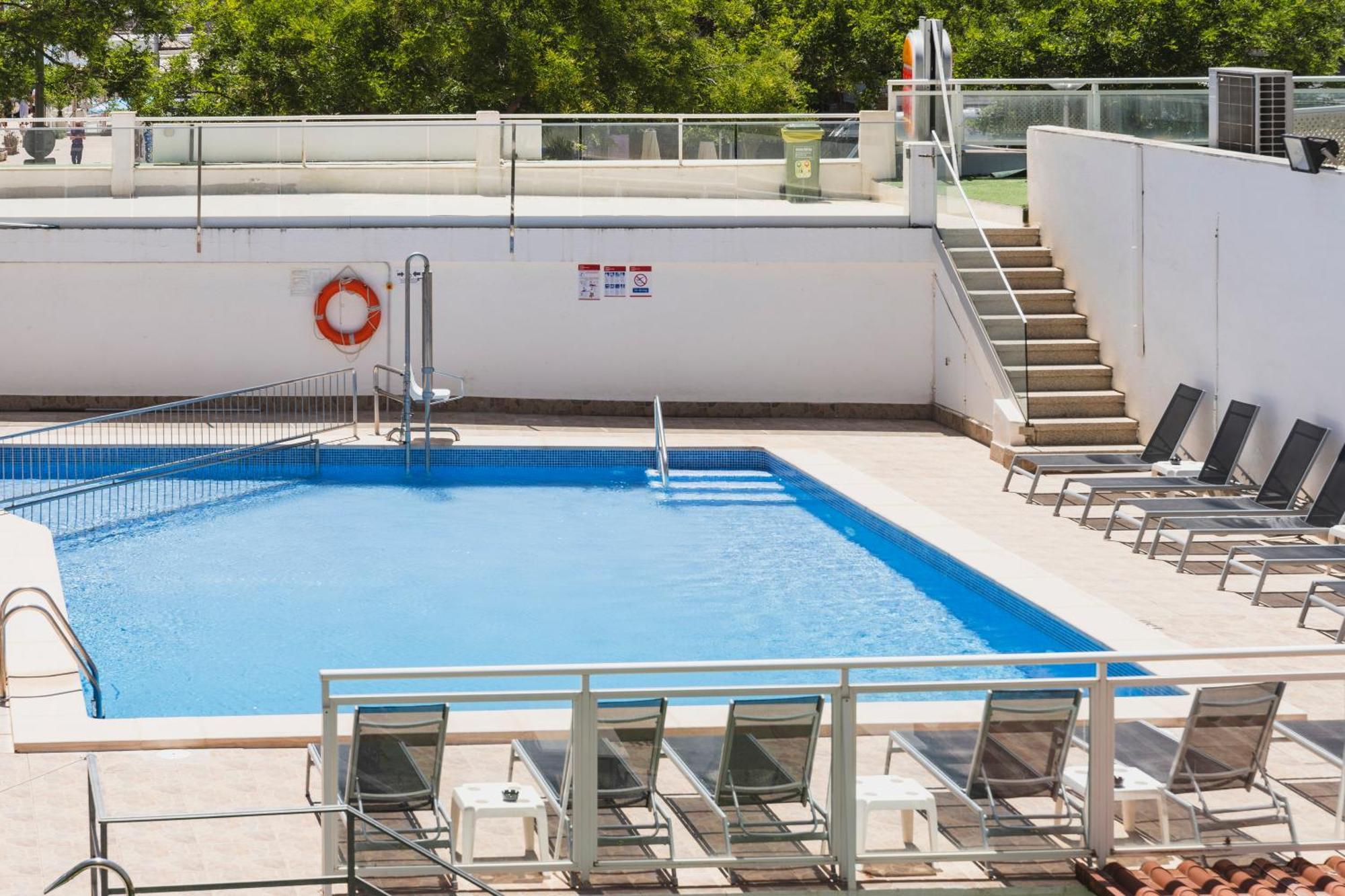 Twin Room Pool View