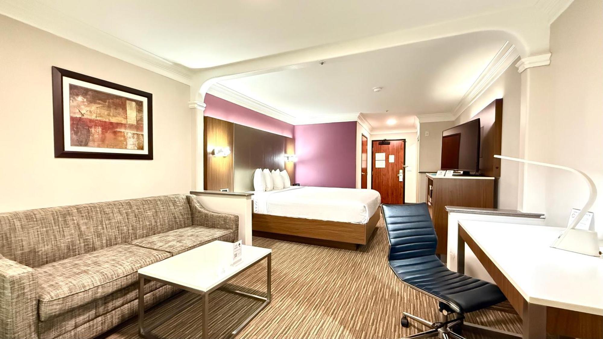 King Room Sofa Bed Pool View Non-Smoking,1647718353:JPEG