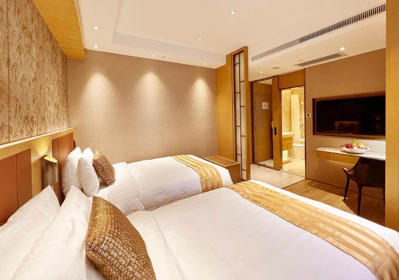 Superior Twin Room Heng Qin View