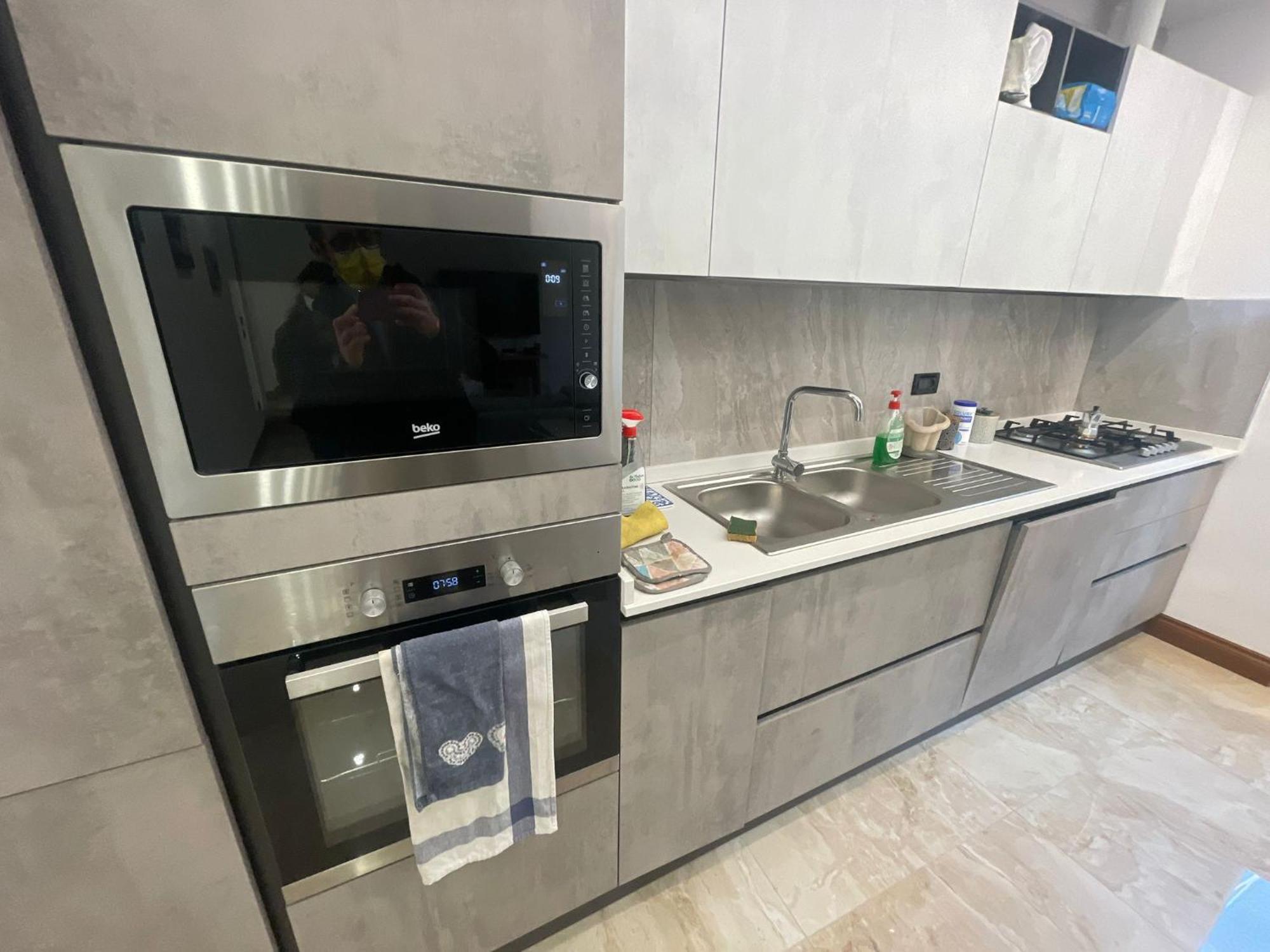 Deluxe One-Bedroom Apartment