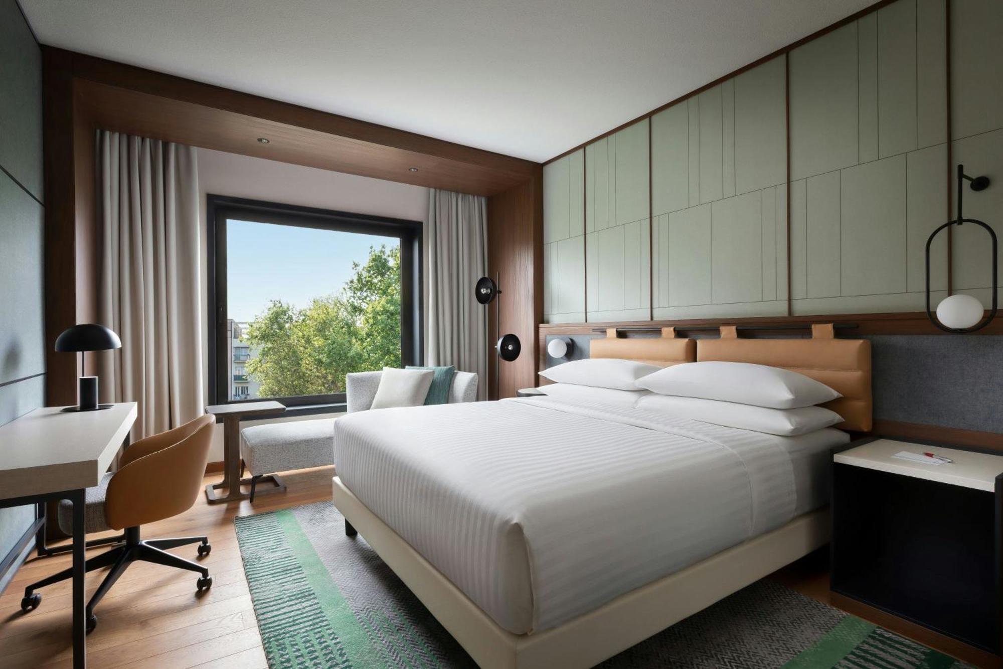 Superior King Room