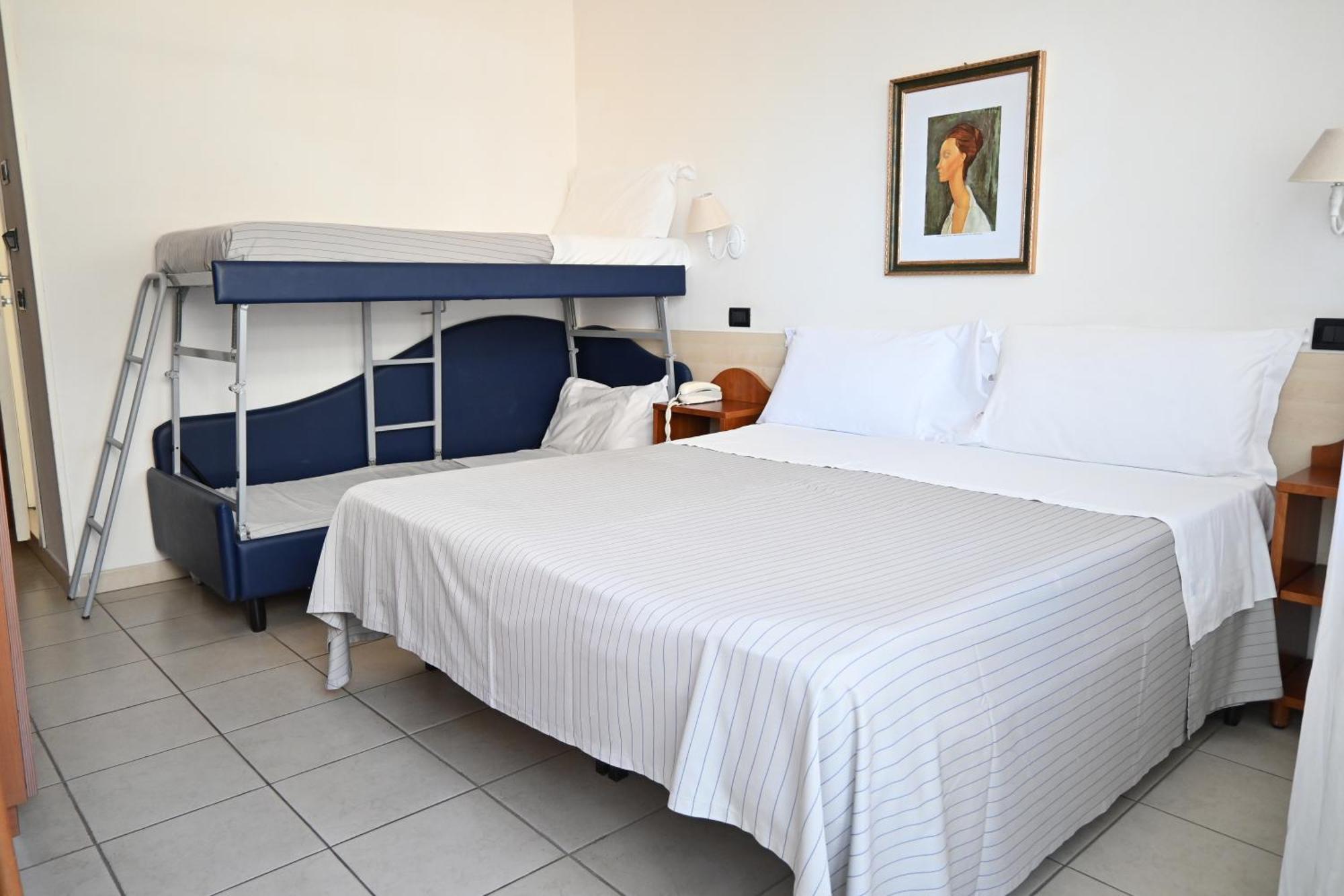Quadruple Room Sea View