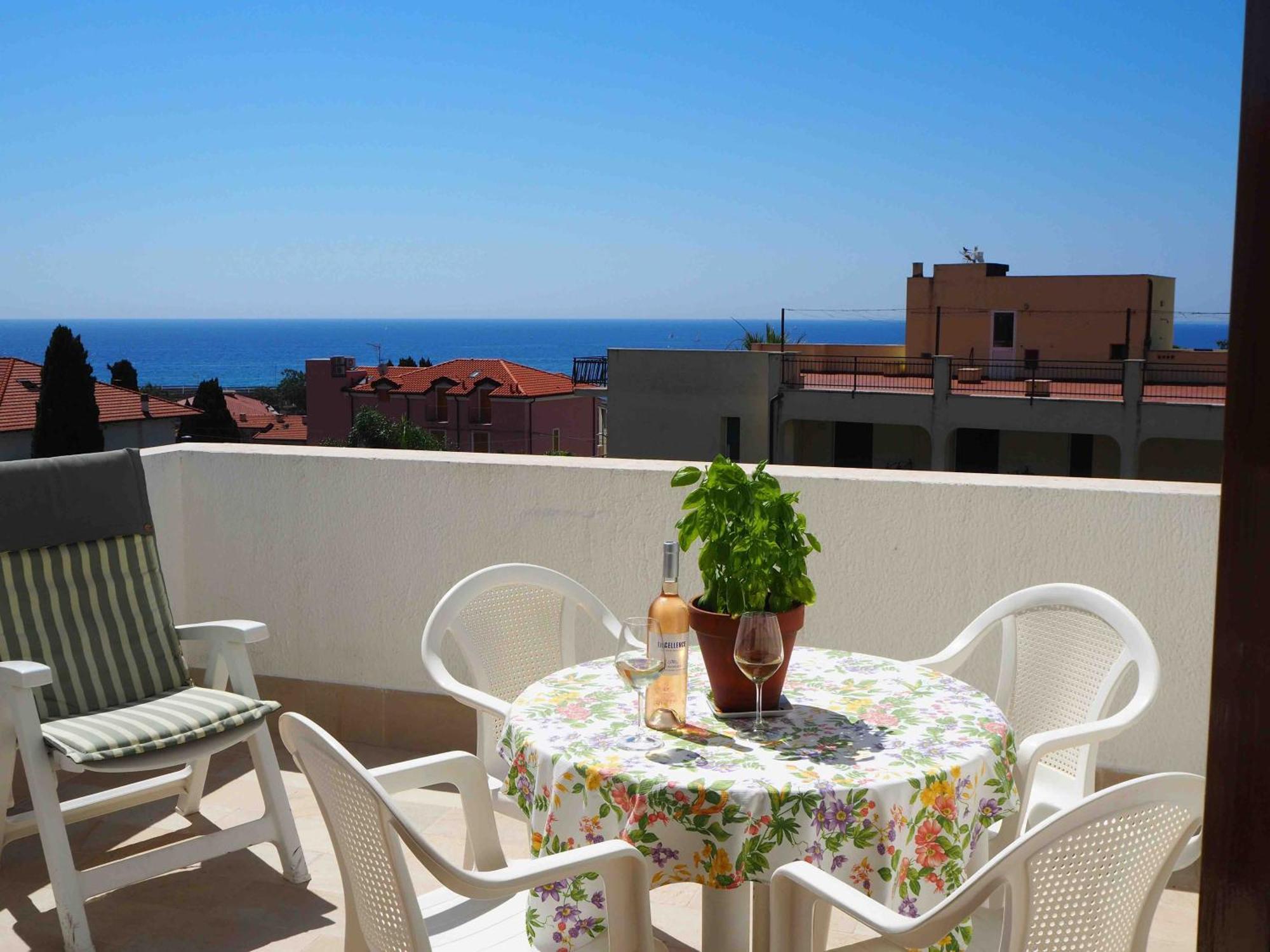 One-Bedroom Apartment Balcony Sea View