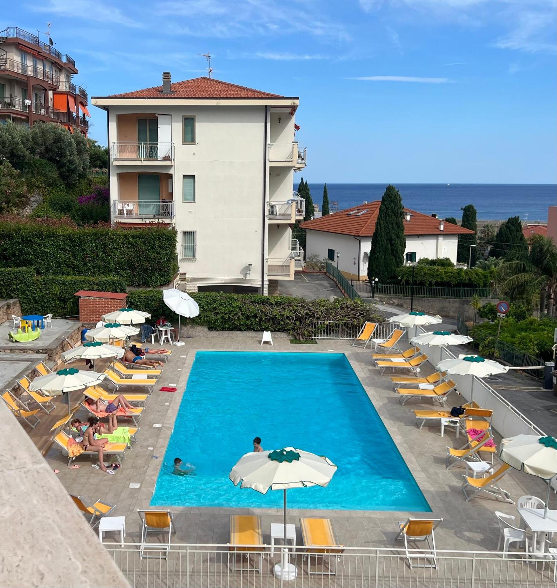One-Bedroom Apartment Sea View Balcony