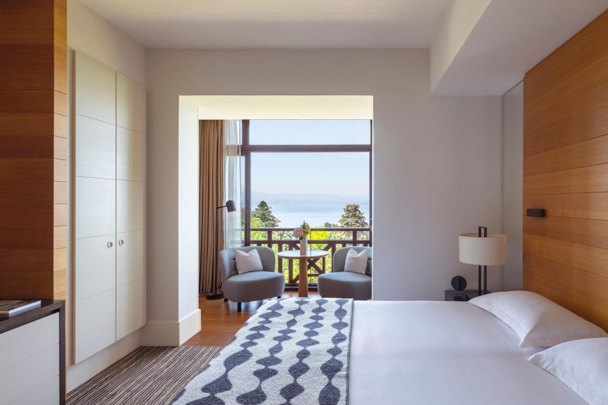 Deluxe Room with Lake View