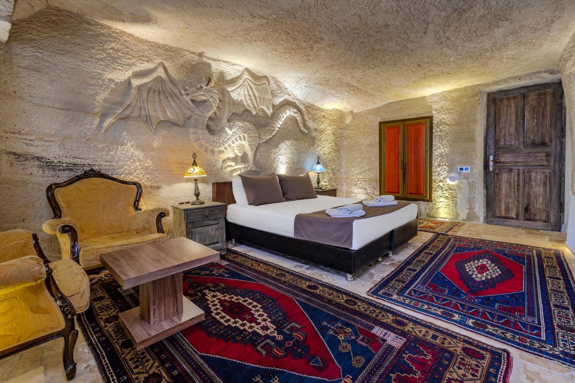 Suite mit Kingsize-Bett mit Whirlpool