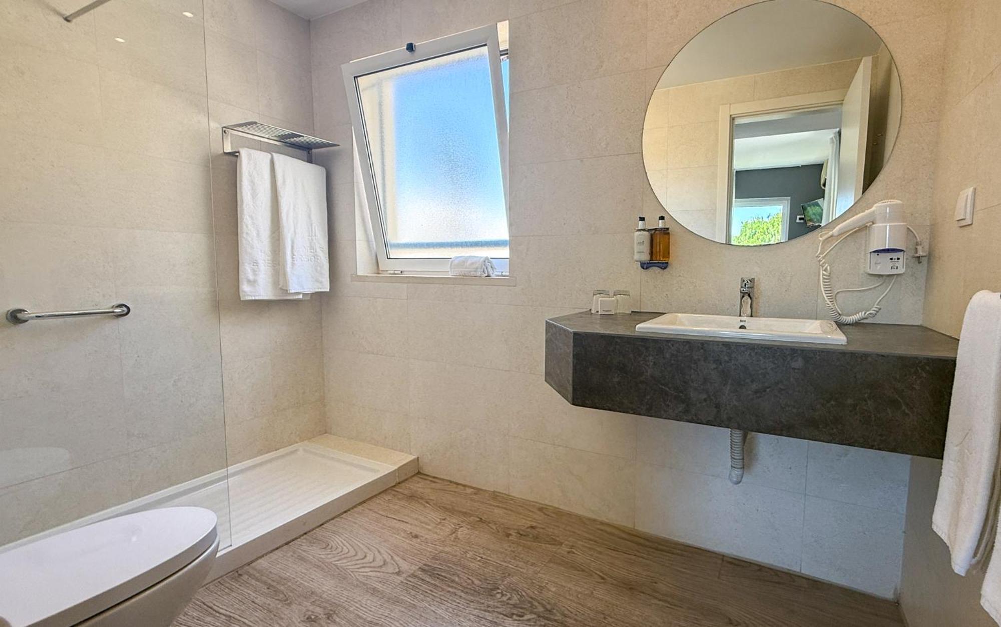 Twin Large Room