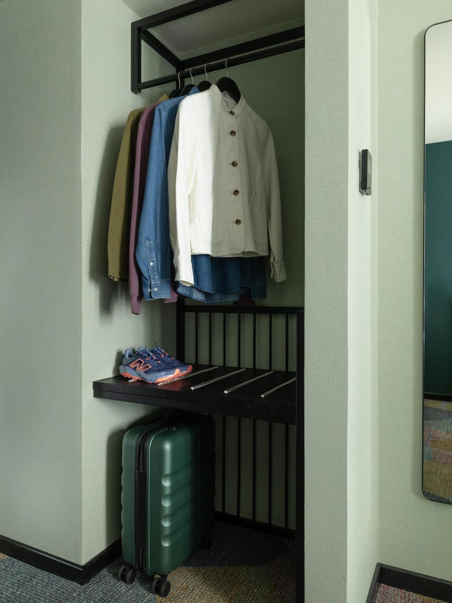 Medium Room,1697778840:JPEG