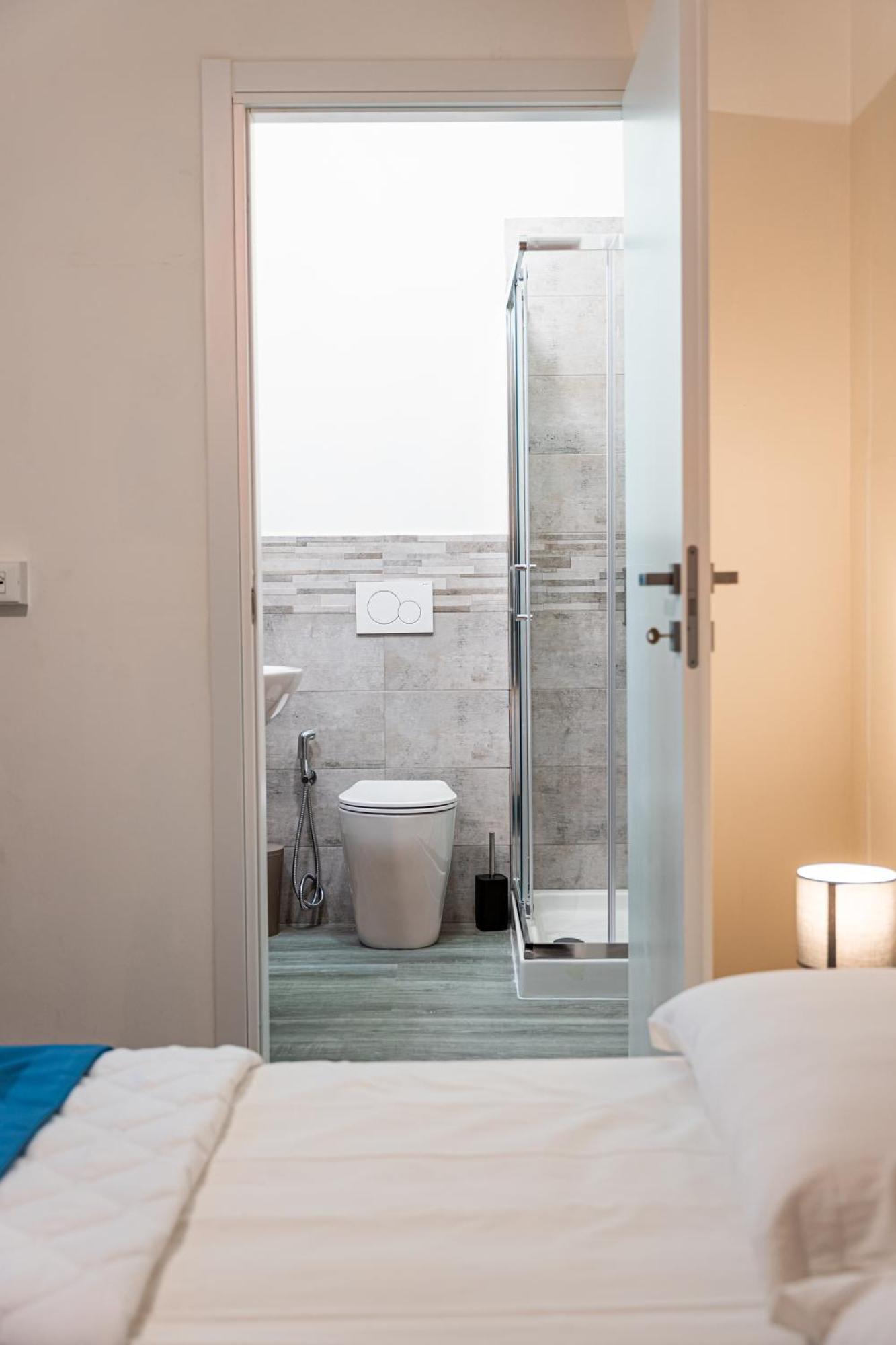 Triple Room Bathroom