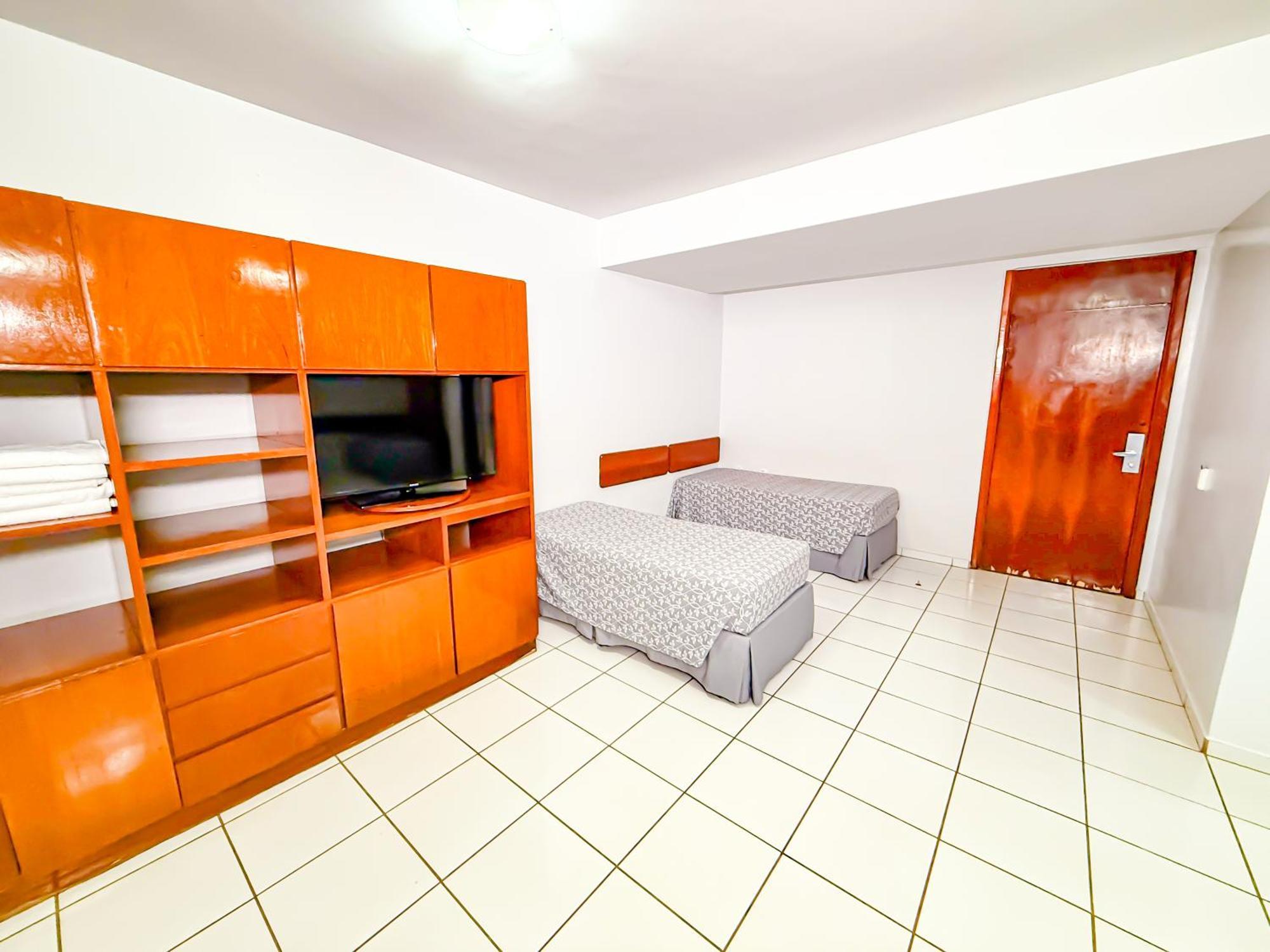 Twin Room,1705431957:JPEG