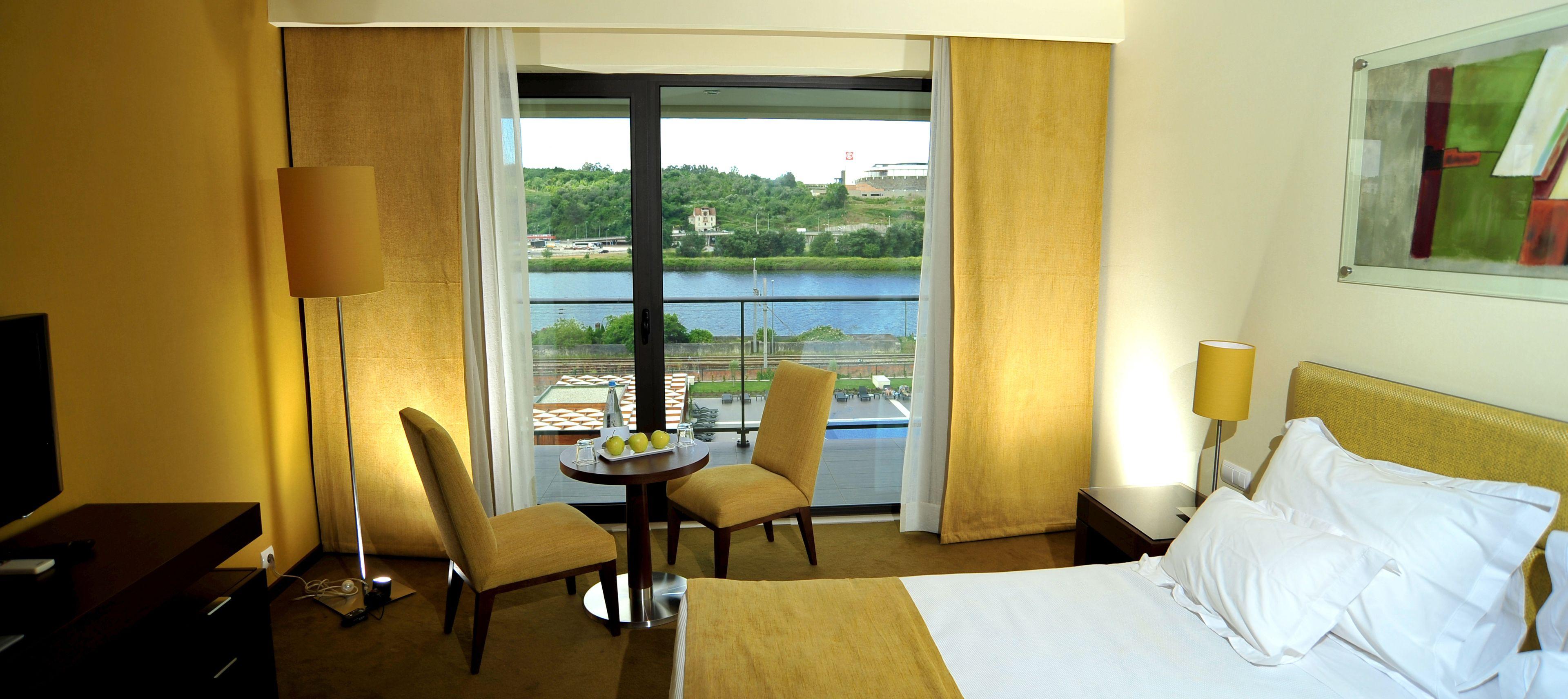 Twin Room Pool View Extra Bed
