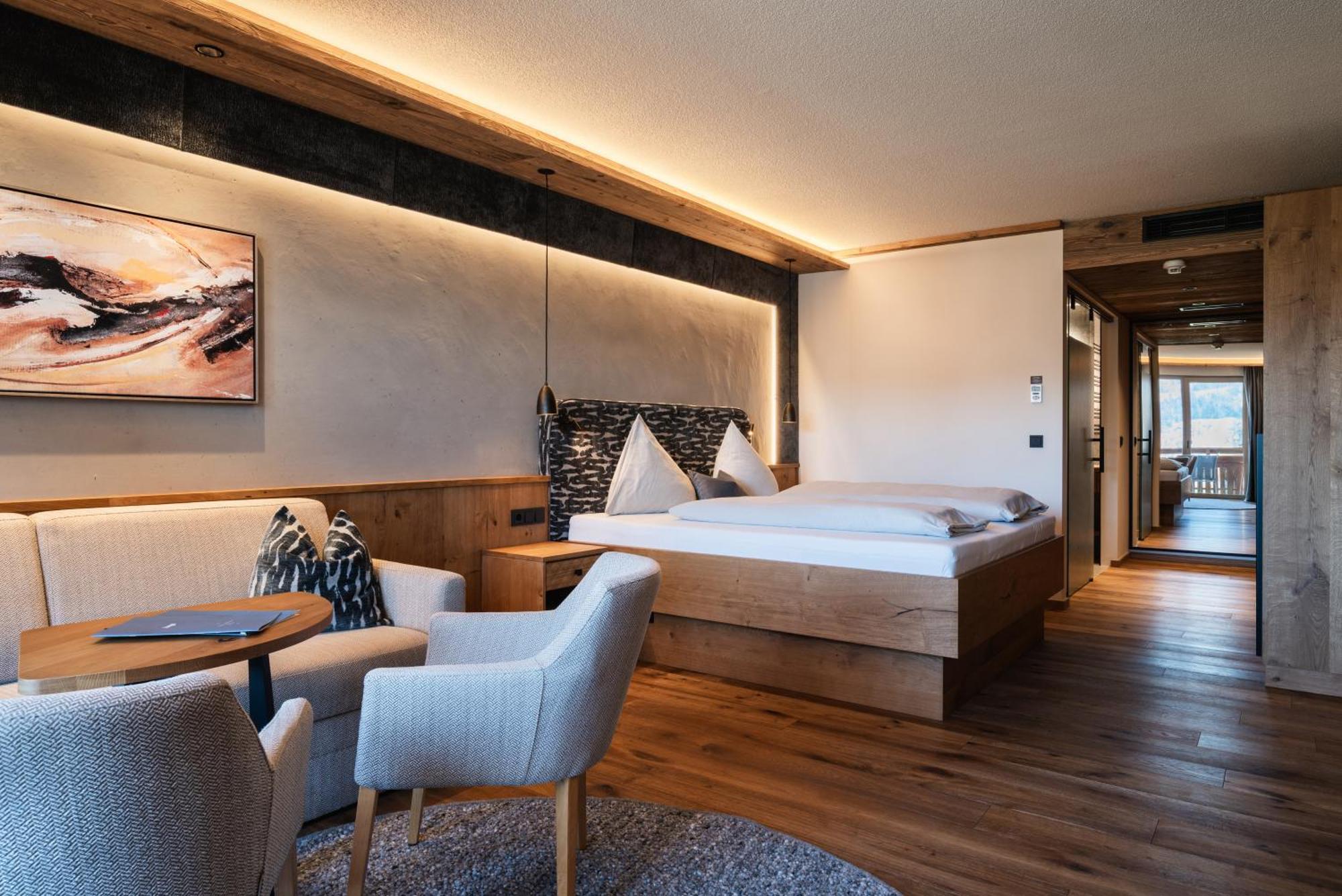 Deluxe Doppel-/Zweibettzimmer mit Balkon