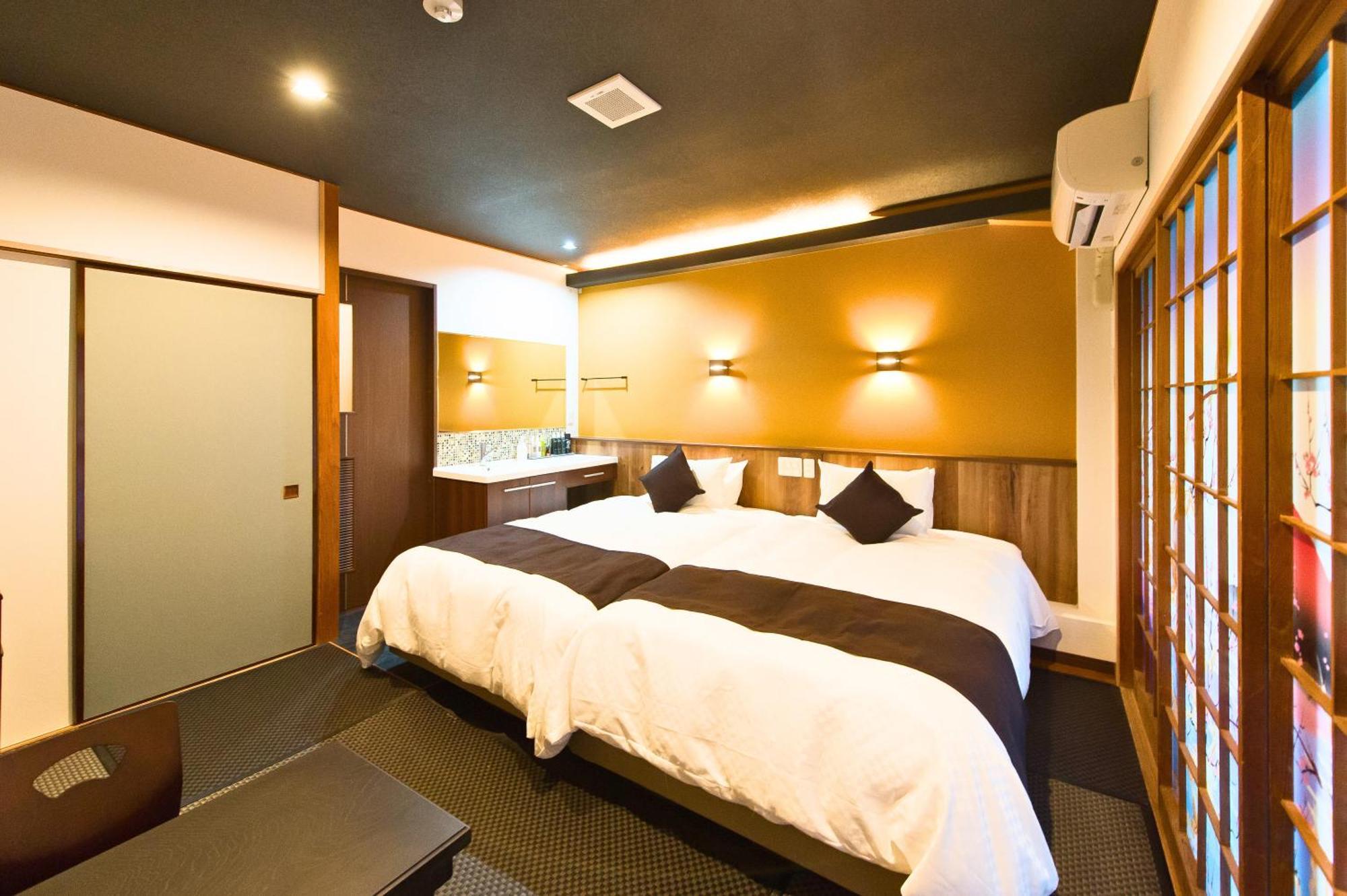 Superior Japanese-Style Room Semi Open-Air Bath
