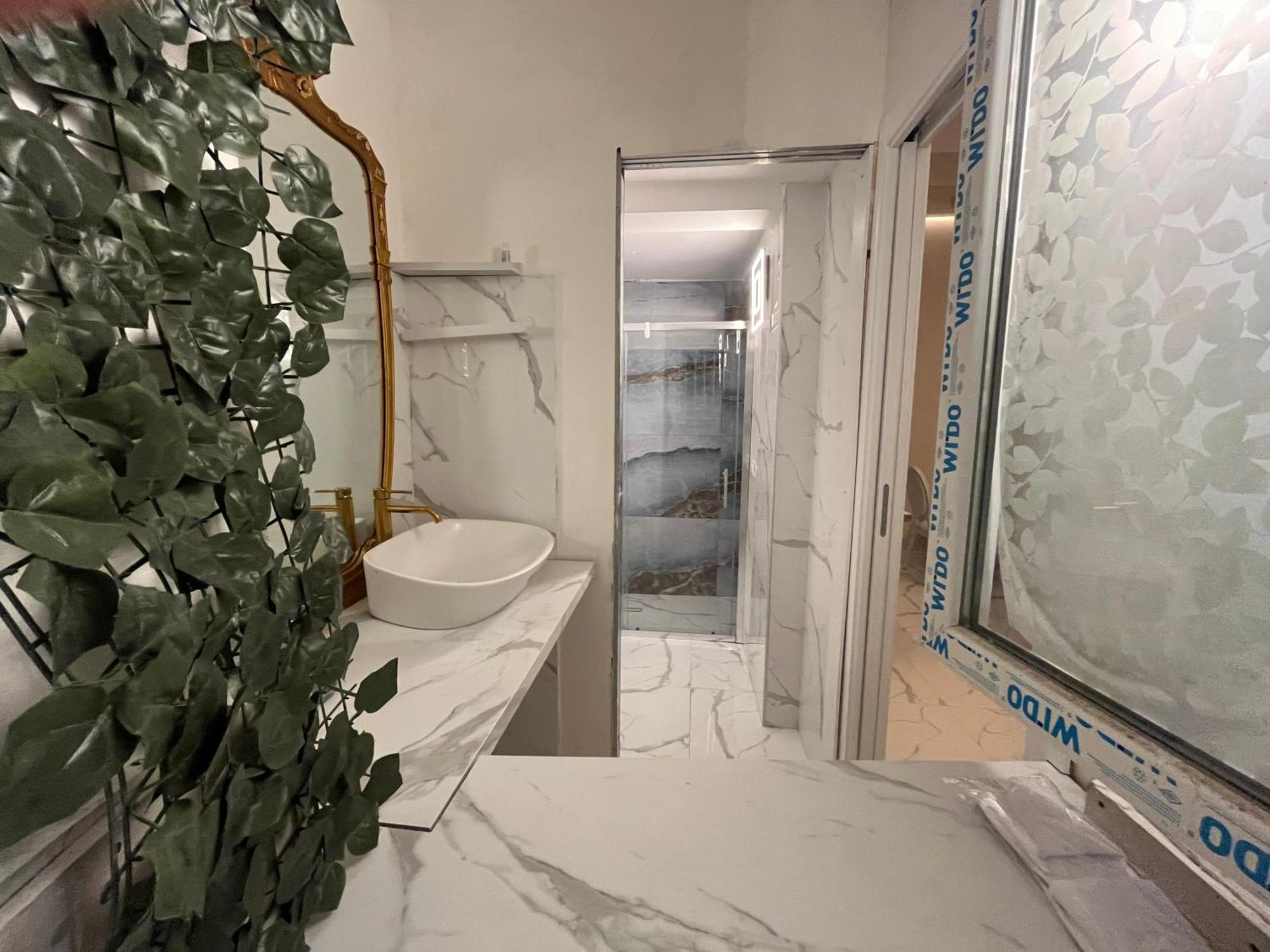 Triple Room Bath