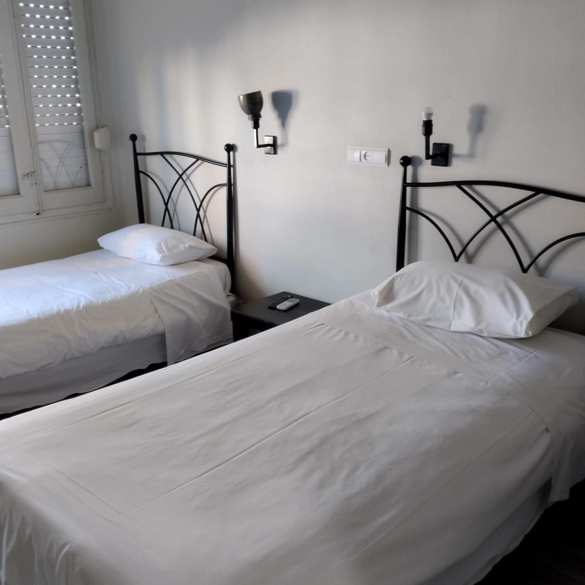 Twin Room with Shared Bathroom,1746975781:JPEG